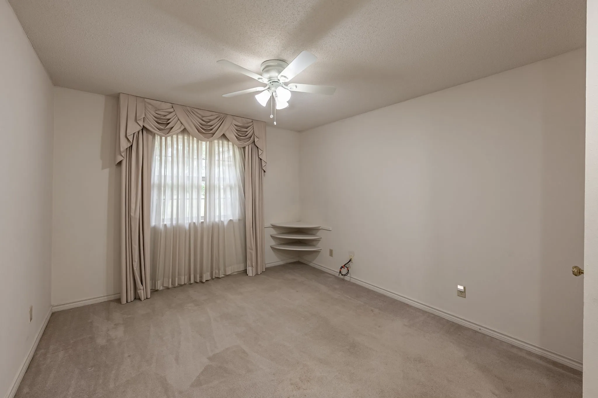 Single Family Residence For Sale in Henderson County , 14187 Fm 1615, Athens, Texas 75752, 3 Bedroom, 2 Bathroom, 2 Garage spaces, 2,027 Sqft, built in 1997, mls#21376337, Real Estate Agent in Athens, Homes For Sale in Henderson county, Homes For Sale in Athens, Realtor in Athens Texas, Real Estate Brokerage Independent Realty Texas, Luminita Cordes Realtor