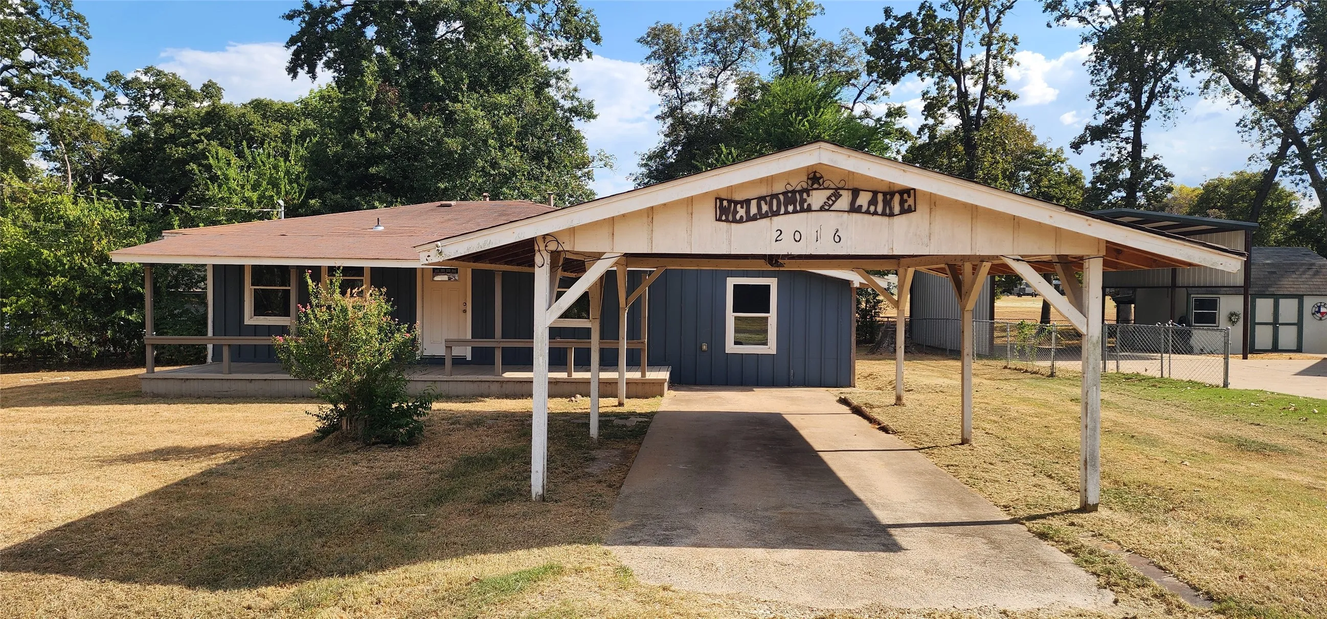 Single Family Residence For Sale in Henderson County , 2016 Gavin Road, Tool, Texas 75143, 2 Bedroom, 1 Bathroom, Garage spaces, 930 Sqft, built in 1968, mls#21375052, Real Estate Agent in Tool, Homes For Sale in Henderson county, Homes For Sale in Tool, Realtor in Tool Texas, Real Estate Brokerage Independent Realty Texas, Luminita Cordes Realtor