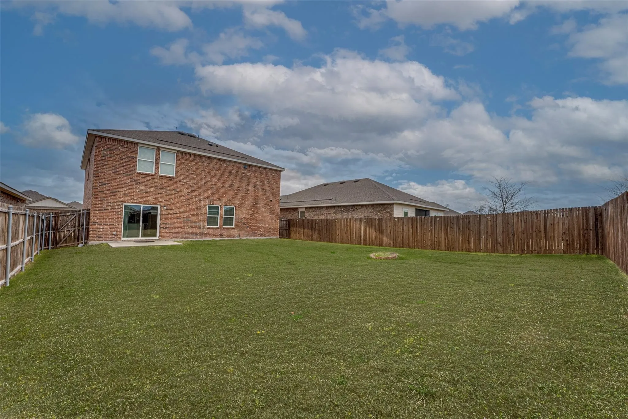 Single Family Residence For Rent in Collin County , 767 Camden Drive, Lavon, Texas 75166, 4 Bedroom, 3 Bathroom, 2 Garage spaces, 2,401 Sqft, built in 2022, mls#21366241, Real Estate Agent in Lavon, Homes For Rent in Collin county, Homes For Rent in Lavon, Realtor in Lavon Texas, Real Estate Brokerage Independent Realty Texas, Luminita Cordes Realtor