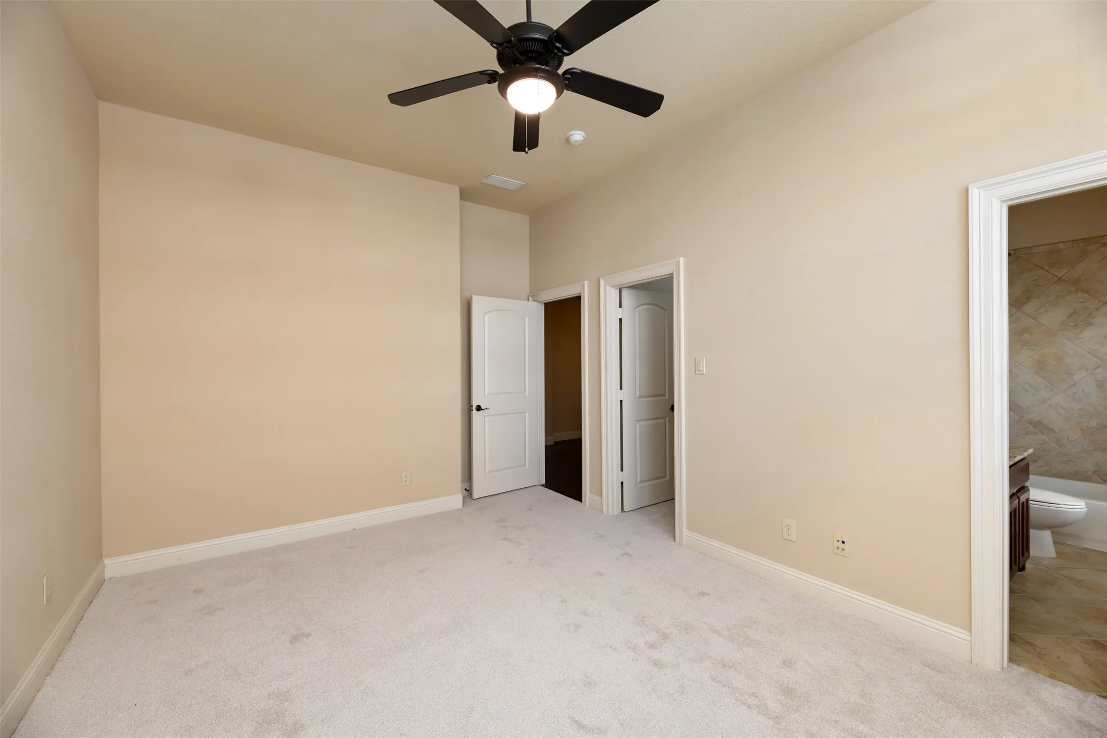 Townhouse For Rent in Collin County , 7914 Bishop Road, Plano, Texas 75024, 3 Bedroom, 4 Bathroom, 2 Garage spaces, 2,046 Sqft, built in 2007, mls#21375797, Real Estate Agent in Plano, Homes For Rent in Collin county, Homes For Rent in Plano, Realtor in Plano Texas, Real Estate Brokerage Independent Realty Texas, Luminita Cordes Realtor
