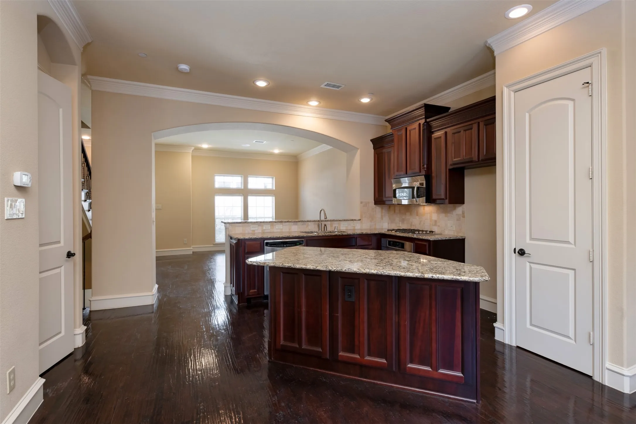 Townhouse For Rent in Collin County , 7914 Bishop Road, Plano, Texas 75024, 3 Bedroom, 4 Bathroom, 2 Garage spaces, 2,046 Sqft, built in 2007, mls#21375797, Real Estate Agent in Plano, Homes For Rent in Collin county, Homes For Rent in Plano, Realtor in Plano Texas, Real Estate Brokerage Independent Realty Texas, Luminita Cordes Realtor