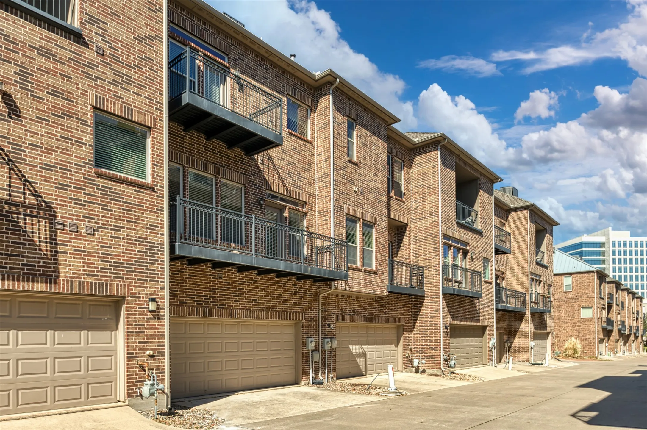 Townhouse For Rent in Collin County , 7914 Bishop Road, Plano, Texas 75024, 3 Bedroom, 4 Bathroom, 2 Garage spaces, 2,046 Sqft, built in 2007, mls#21375797, Real Estate Agent in Plano, Homes For Rent in Collin county, Homes For Rent in Plano, Realtor in Plano Texas, Real Estate Brokerage Independent Realty Texas, Luminita Cordes Realtor