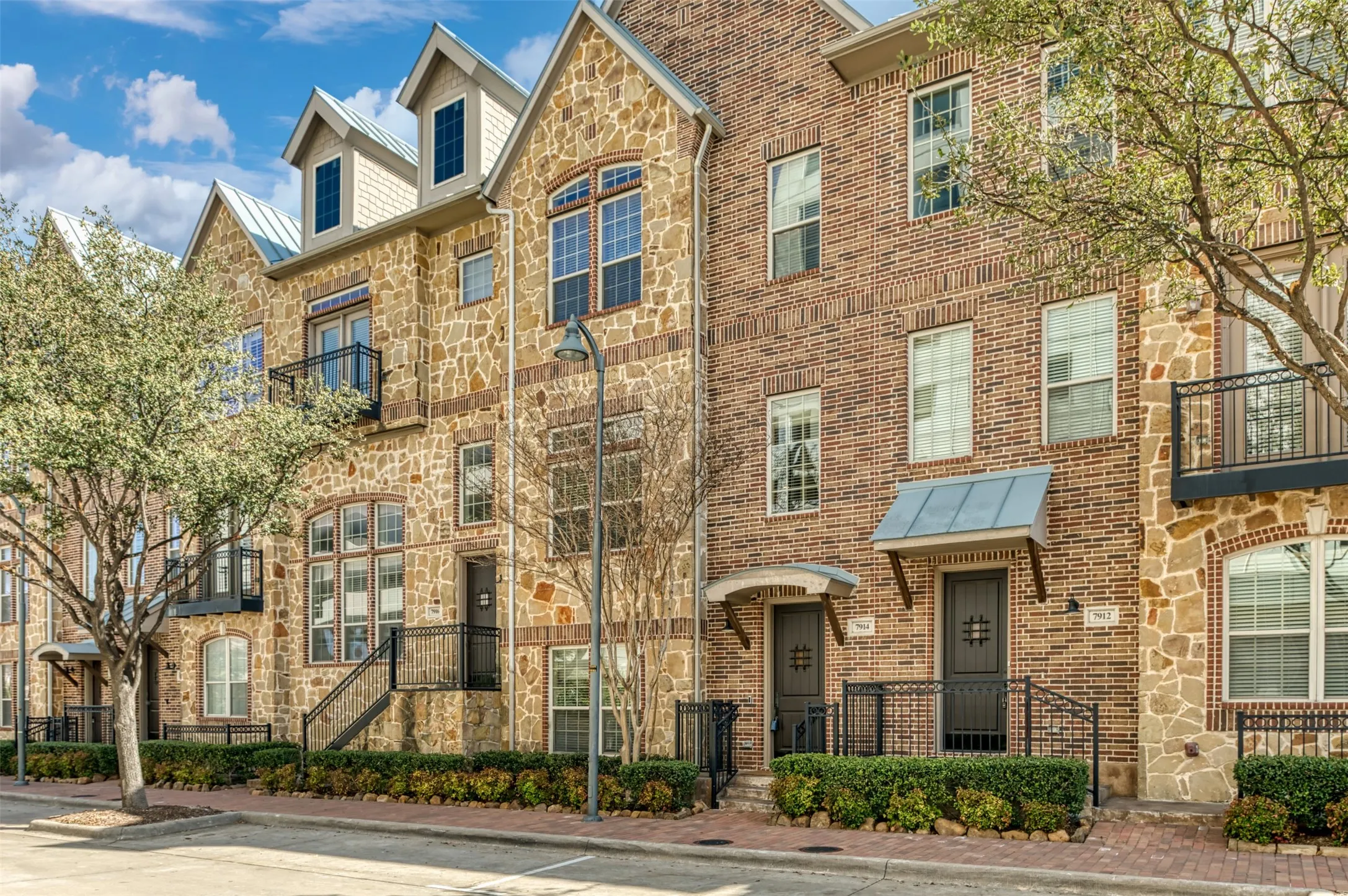 Townhouse For Rent in Collin County , 7914 Bishop Road, Plano, Texas 75024, 3 Bedroom, 4 Bathroom, 2 Garage spaces, 2,046 Sqft, built in 2007, mls#21375797, Real Estate Agent in Plano, Homes For Rent in Collin county, Homes For Rent in Plano, Realtor in Plano Texas, Real Estate Brokerage Independent Realty Texas, Luminita Cordes Realtor