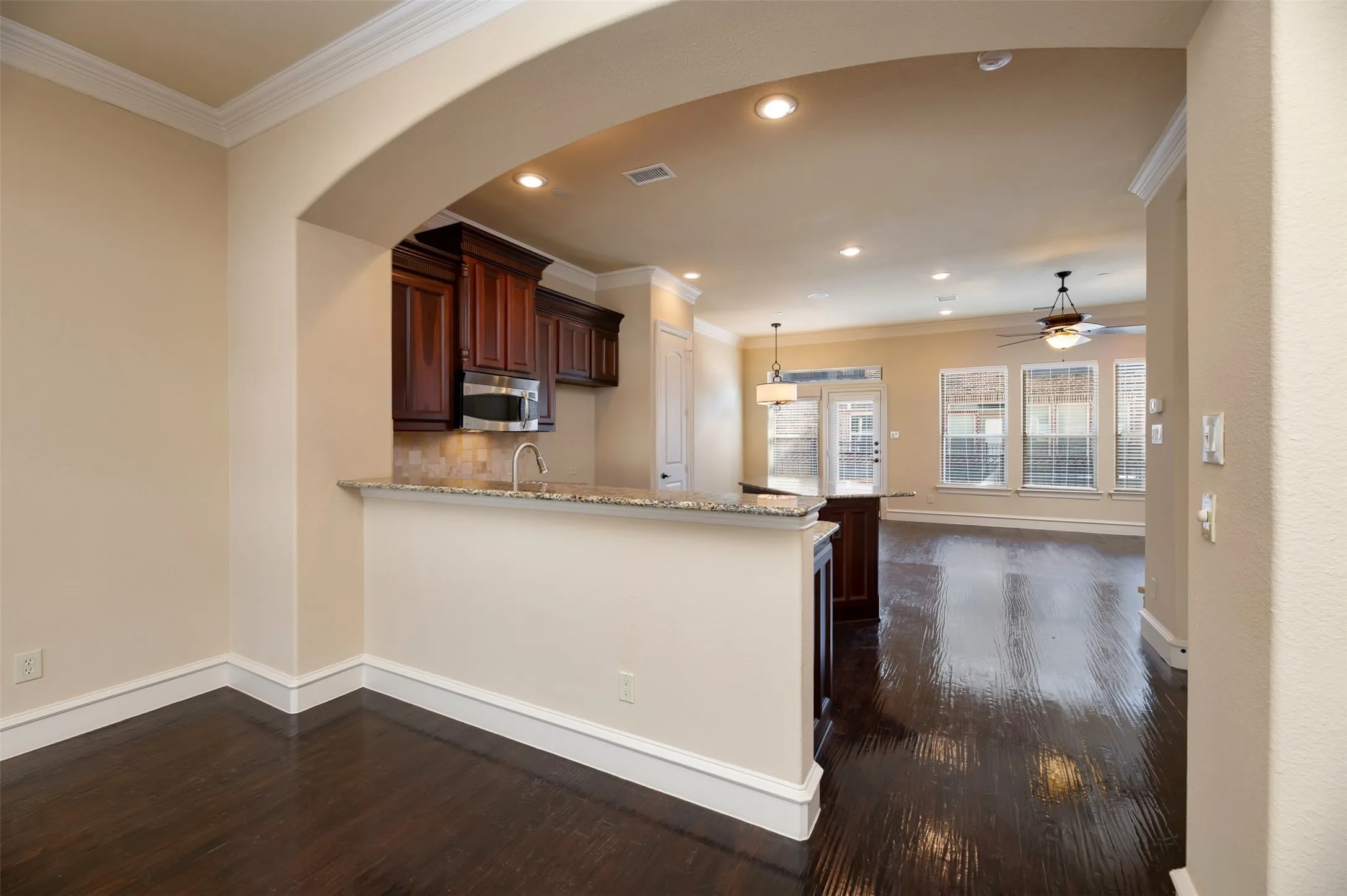 Townhouse For Rent in Collin County , 7914 Bishop Road, Plano, Texas 75024, 3 Bedroom, 4 Bathroom, 2 Garage spaces, 2,046 Sqft, built in 2007, mls#21375797, Real Estate Agent in Plano, Homes For Rent in Collin county, Homes For Rent in Plano, Realtor in Plano Texas, Real Estate Brokerage Independent Realty Texas, Luminita Cordes Realtor