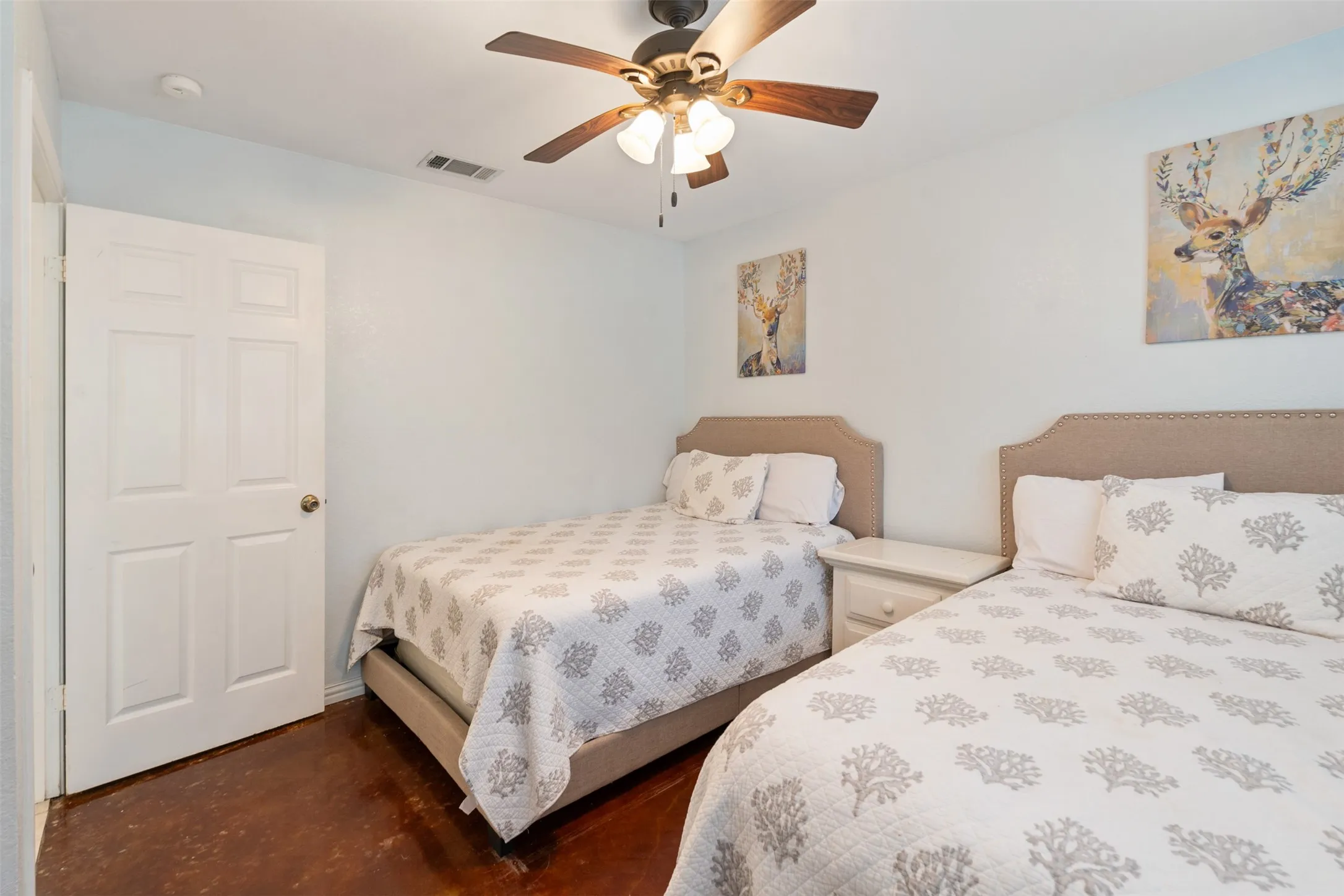 Single Family Residence For Rent in Henderson County , 124 Harbor Drive, Gun Barrel City, Texas 75156, 2 Bedroom, 2 Bathroom, Garage spaces, 1,348 Sqft, built in 1985, mls#21376362, Real Estate Agent in Gun Barrel City, Homes For Rent in Henderson county, Homes For Rent in Gun Barrel City, Realtor in Gun Barrel City Texas, Real Estate Brokerage Independent Realty Texas, Luminita Cordes Realtor