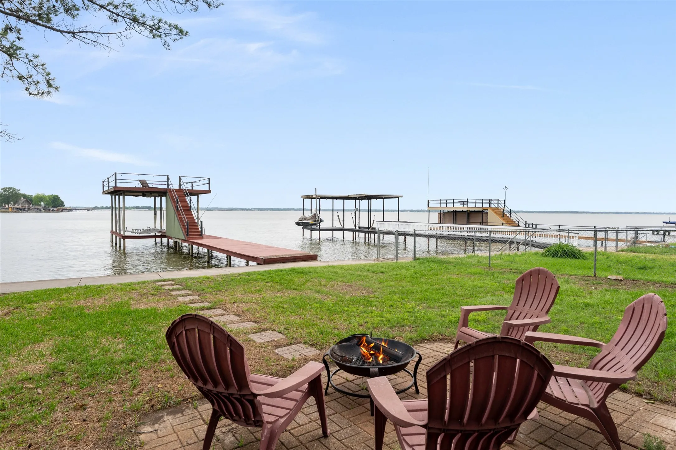 Single Family Residence For Rent in Henderson County , 124 Harbor Drive, Gun Barrel City, Texas 75156, 2 Bedroom, 2 Bathroom, Garage spaces, 1,348 Sqft, built in 1985, mls#21376362, Real Estate Agent in Gun Barrel City, Homes For Rent in Henderson county, Homes For Rent in Gun Barrel City, Realtor in Gun Barrel City Texas, Real Estate Brokerage Independent Realty Texas, Luminita Cordes Realtor