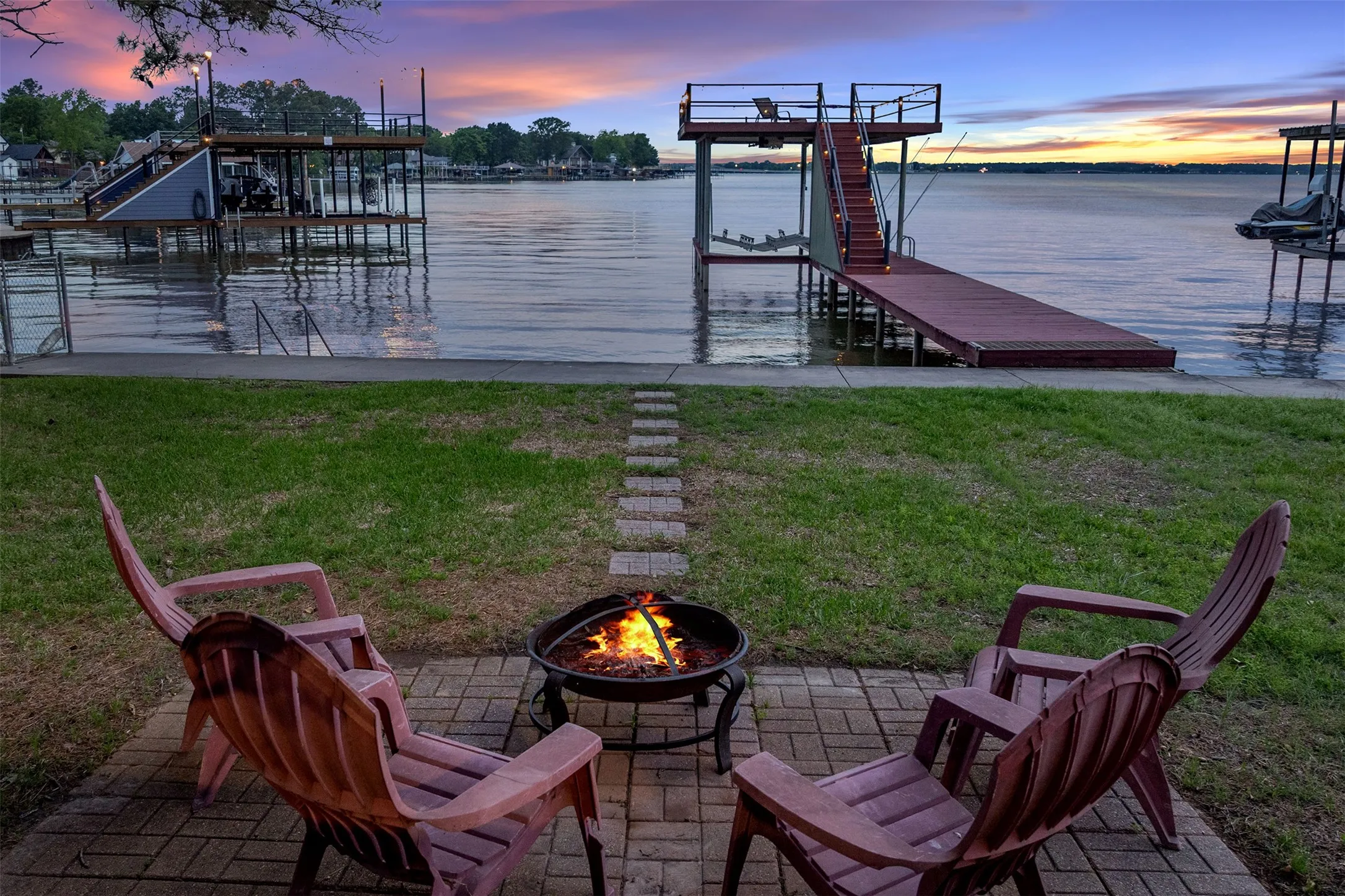 Single Family Residence For Rent in Henderson County , 124 Harbor Drive, Gun Barrel City, Texas 75156, 2 Bedroom, 2 Bathroom, Garage spaces, 1,348 Sqft, built in 1985, mls#21376362, Real Estate Agent in Gun Barrel City, Homes For Rent in Henderson county, Homes For Rent in Gun Barrel City, Realtor in Gun Barrel City Texas, Real Estate Brokerage Independent Realty Texas, Luminita Cordes Realtor