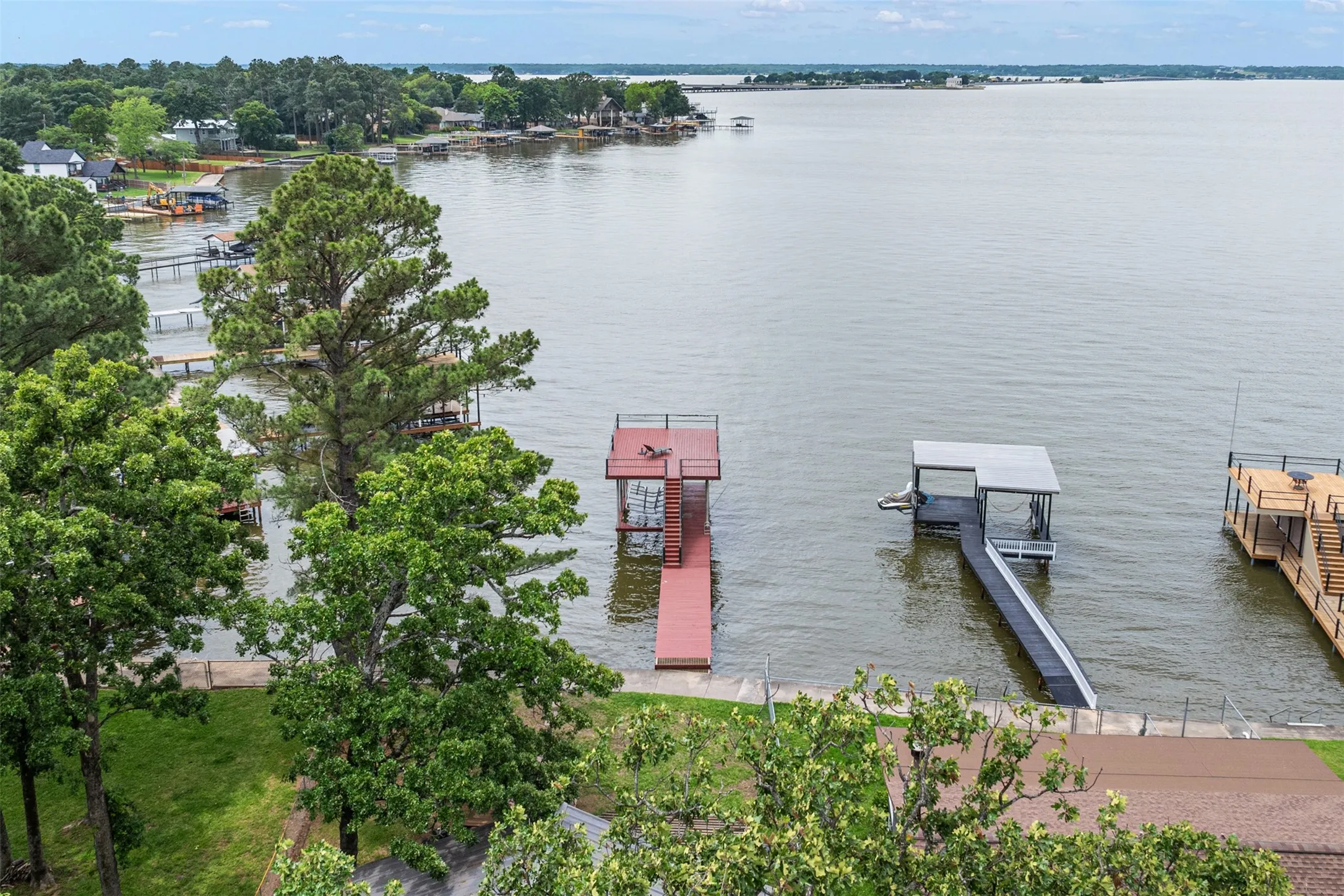Single Family Residence For Rent in Henderson County , 124 Harbor Drive, Gun Barrel City, Texas 75156, 2 Bedroom, 2 Bathroom, Garage spaces, 1,348 Sqft, built in 1985, mls#21376362, Real Estate Agent in Gun Barrel City, Homes For Rent in Henderson county, Homes For Rent in Gun Barrel City, Realtor in Gun Barrel City Texas, Real Estate Brokerage Independent Realty Texas, Luminita Cordes Realtor