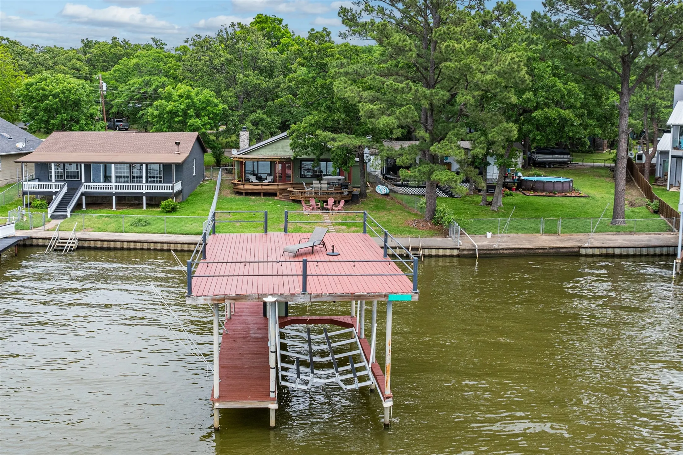 Single Family Residence For Rent in Henderson County , 124 Harbor Drive, Gun Barrel City, Texas 75156, 2 Bedroom, 2 Bathroom, Garage spaces, 1,348 Sqft, built in 1985, mls#21376362, Real Estate Agent in Gun Barrel City, Homes For Rent in Henderson county, Homes For Rent in Gun Barrel City, Realtor in Gun Barrel City Texas, Real Estate Brokerage Independent Realty Texas, Luminita Cordes Realtor