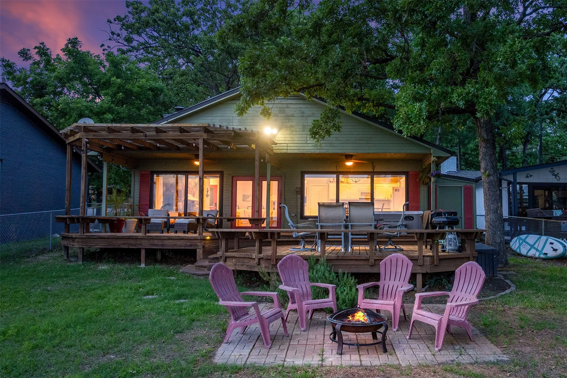 Single Family Residence For Rent in Henderson County , 124 Harbor Drive, Gun Barrel City, Texas 75156, 2 Bedroom, 2 Bathroom, Garage spaces, 1,348 Sqft, built in 1985, mls#21376362, Real Estate Agent in Gun Barrel City, Homes For Rent in Henderson county, Homes For Rent in Gun Barrel City, Realtor in Gun Barrel City Texas, Real Estate Brokerage Independent Realty Texas, Luminita Cordes Realtor