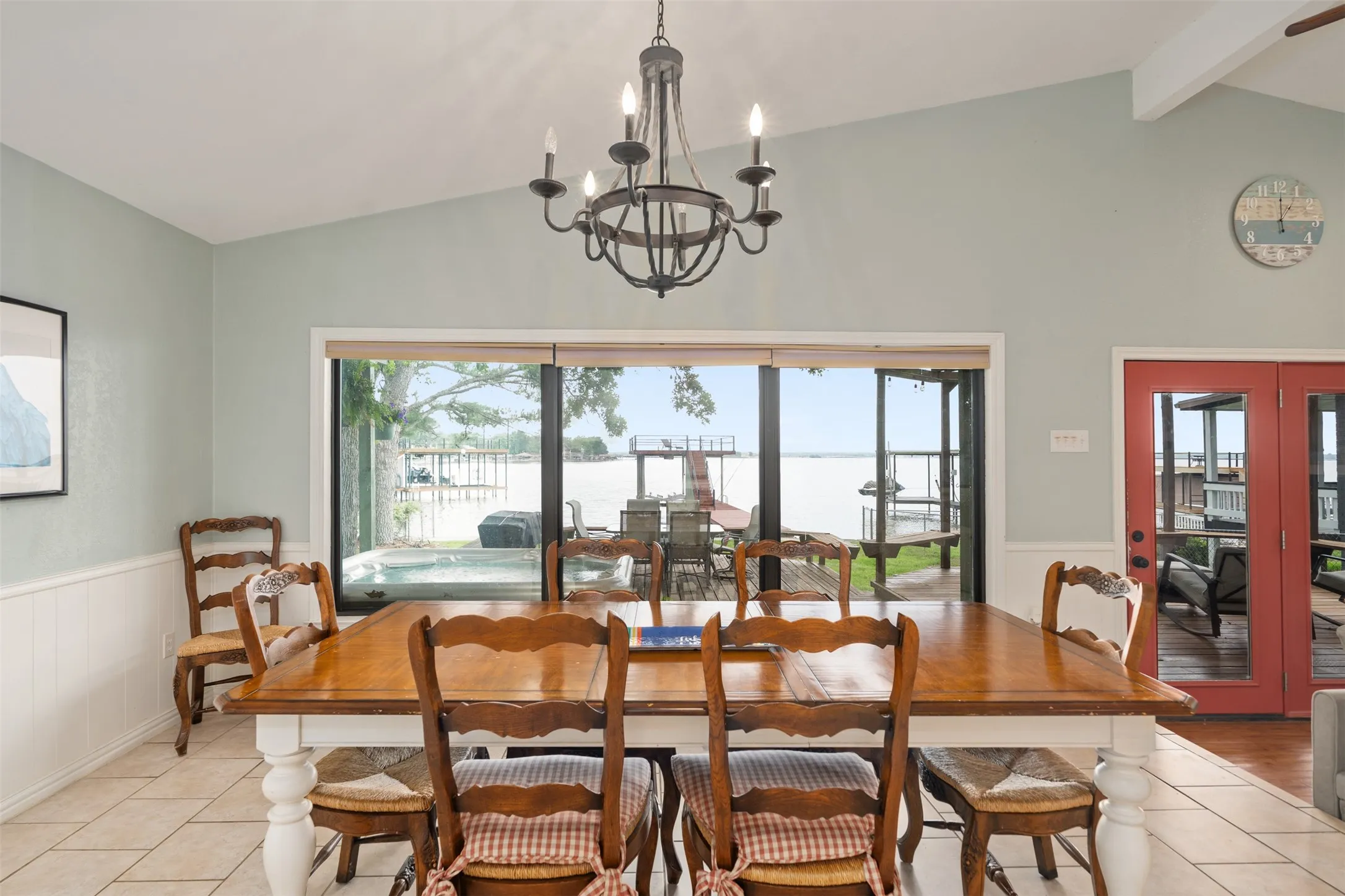 Single Family Residence For Rent in Henderson County , 124 Harbor Drive, Gun Barrel City, Texas 75156, 2 Bedroom, 2 Bathroom, Garage spaces, 1,348 Sqft, built in 1985, mls#21376362, Real Estate Agent in Gun Barrel City, Homes For Rent in Henderson county, Homes For Rent in Gun Barrel City, Realtor in Gun Barrel City Texas, Real Estate Brokerage Independent Realty Texas, Luminita Cordes Realtor