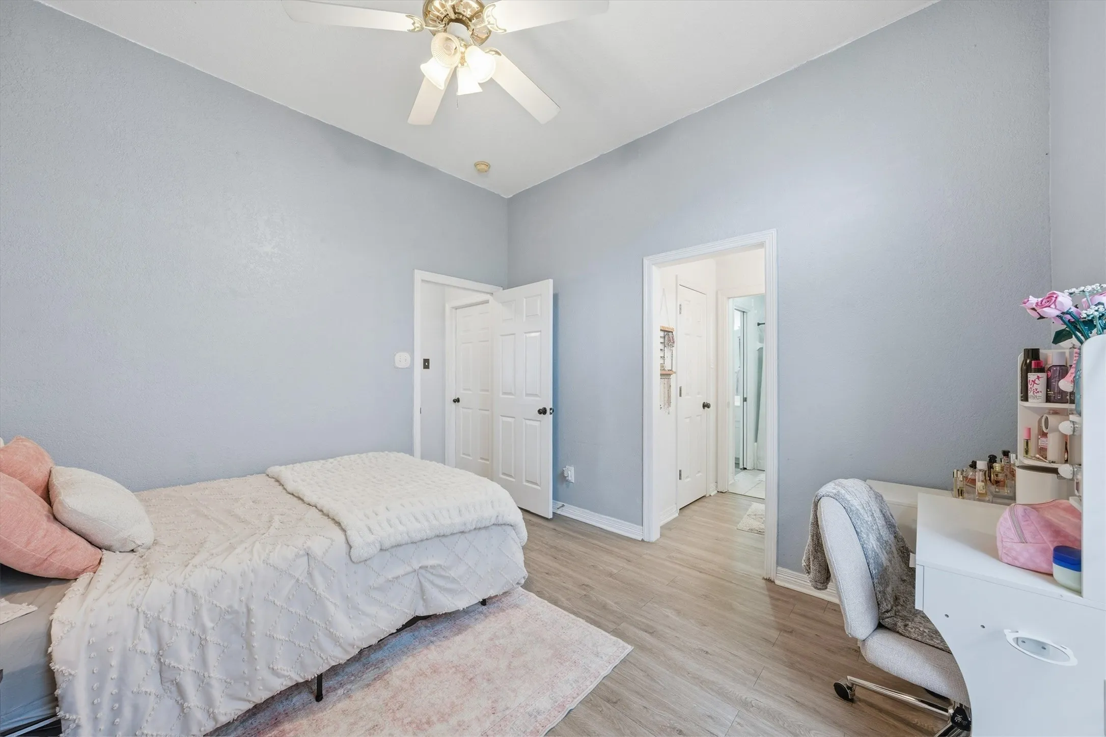 Single Family Residence For Sale in Mc Lennan County , 710 Gibraltar Lane, Lorena, Texas 76655, 6 Bedroom, 3 Bathroom, 2 Garage spaces, 2,398 Sqft, built in 1998, mls#21376365, Real Estate Agent in Lorena, Homes For Sale in Mc Lennan county, Homes For Sale in Lorena, Realtor in Lorena Texas, Real Estate Brokerage Independent Realty Texas, Luminita Cordes Realtor