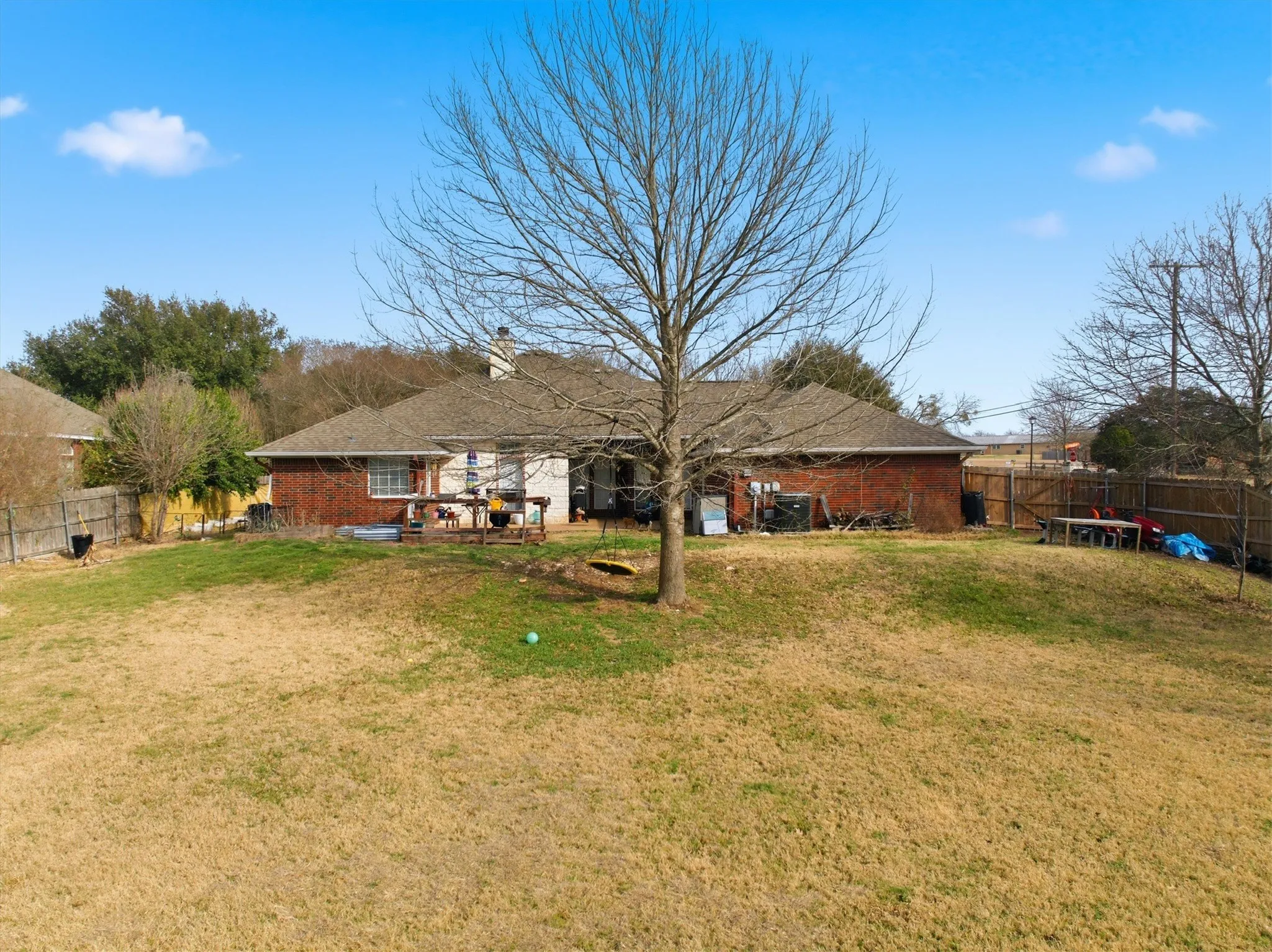 Single Family Residence For Sale in Mc Lennan County , 710 Gibraltar Lane, Lorena, Texas 76655, 6 Bedroom, 3 Bathroom, 2 Garage spaces, 2,398 Sqft, built in 1998, mls#21376365, Real Estate Agent in Lorena, Homes For Sale in Mc Lennan county, Homes For Sale in Lorena, Realtor in Lorena Texas, Real Estate Brokerage Independent Realty Texas, Luminita Cordes Realtor