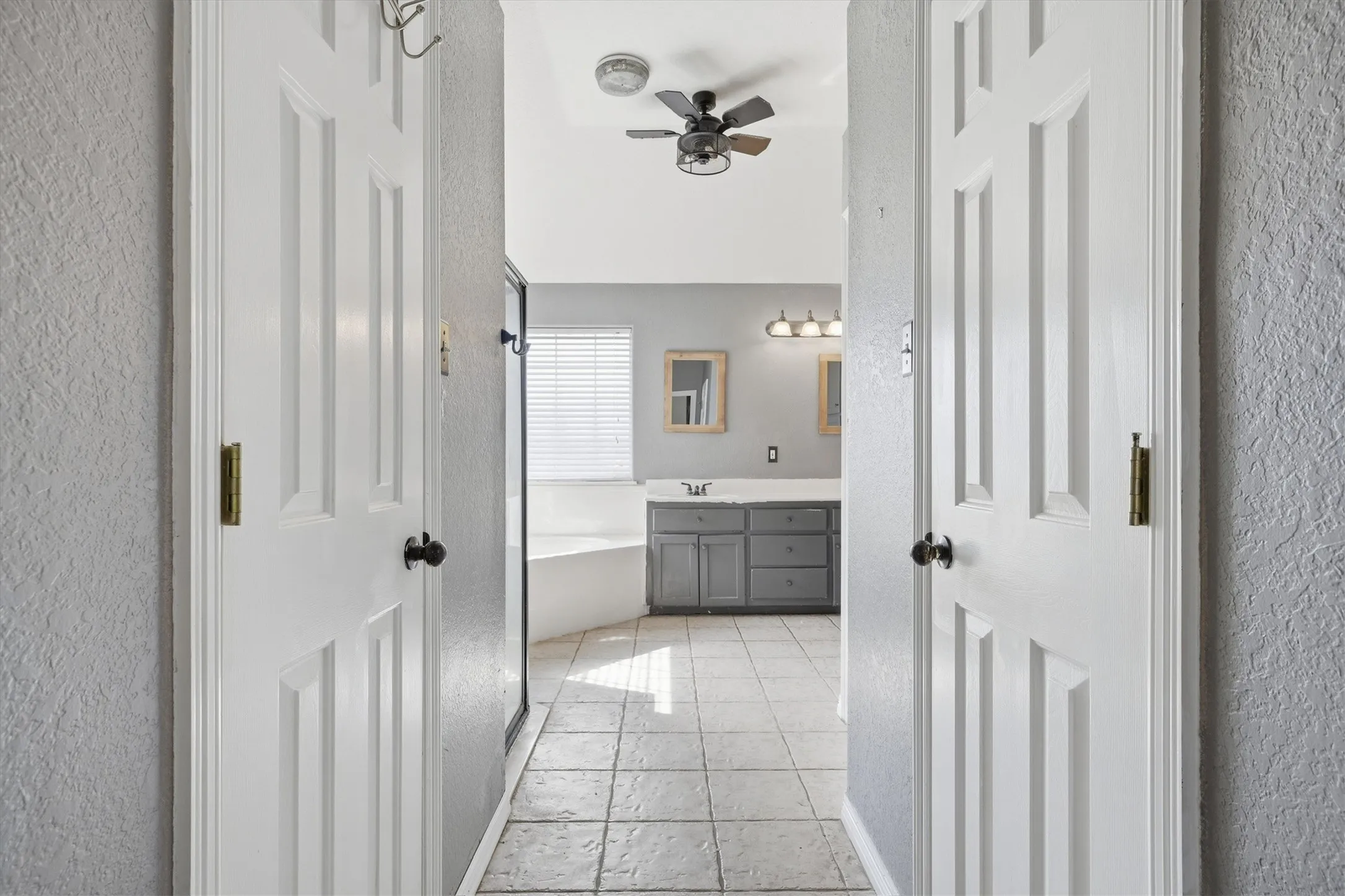 Single Family Residence For Sale in Mc Lennan County , 710 Gibraltar Lane, Lorena, Texas 76655, 6 Bedroom, 3 Bathroom, 2 Garage spaces, 2,398 Sqft, built in 1998, mls#21376365, Real Estate Agent in Lorena, Homes For Sale in Mc Lennan county, Homes For Sale in Lorena, Realtor in Lorena Texas, Real Estate Brokerage Independent Realty Texas, Luminita Cordes Realtor