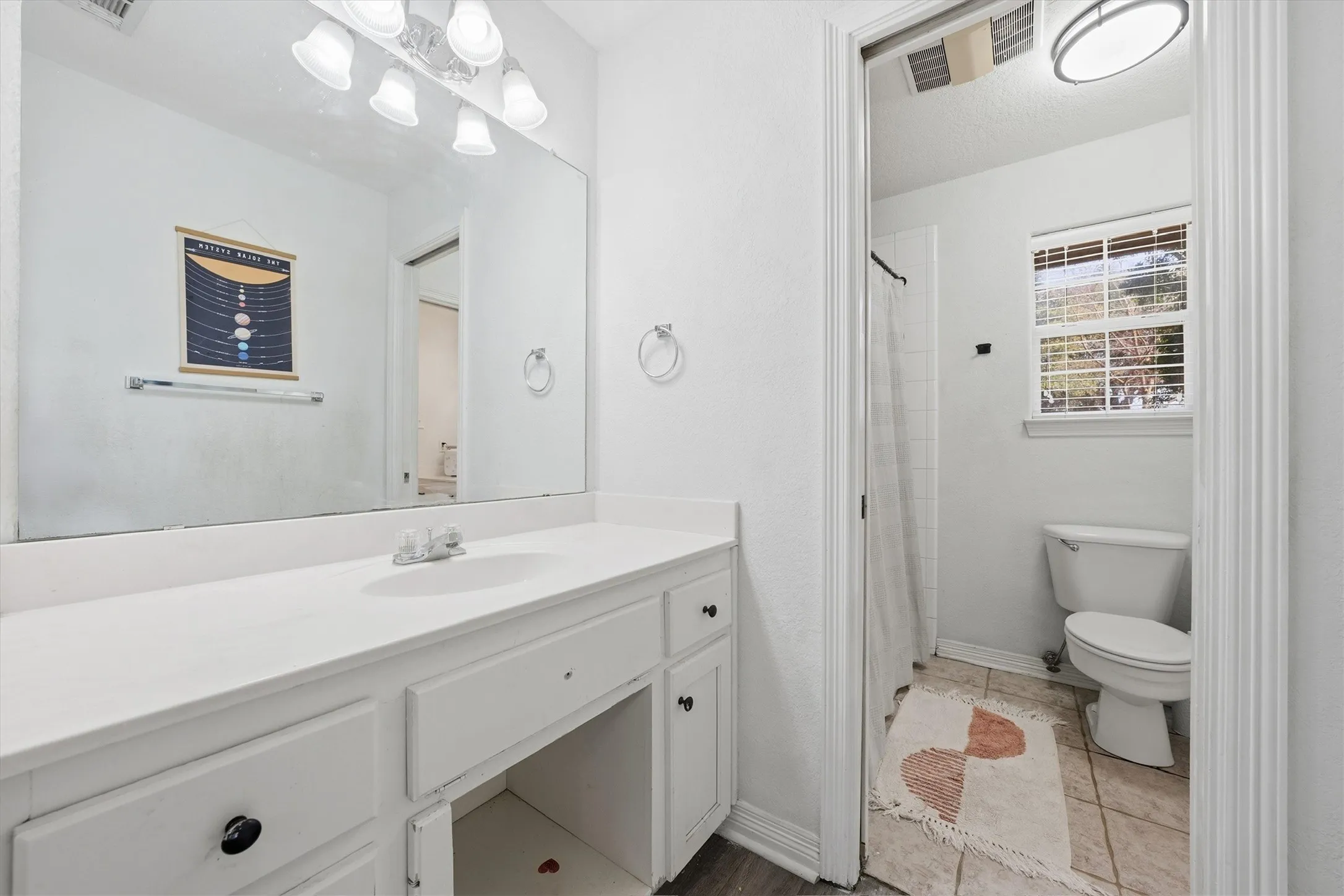 Single Family Residence For Sale in Mc Lennan County , 710 Gibraltar Lane, Lorena, Texas 76655, 6 Bedroom, 3 Bathroom, 2 Garage spaces, 2,398 Sqft, built in 1998, mls#21376365, Real Estate Agent in Lorena, Homes For Sale in Mc Lennan county, Homes For Sale in Lorena, Realtor in Lorena Texas, Real Estate Brokerage Independent Realty Texas, Luminita Cordes Realtor