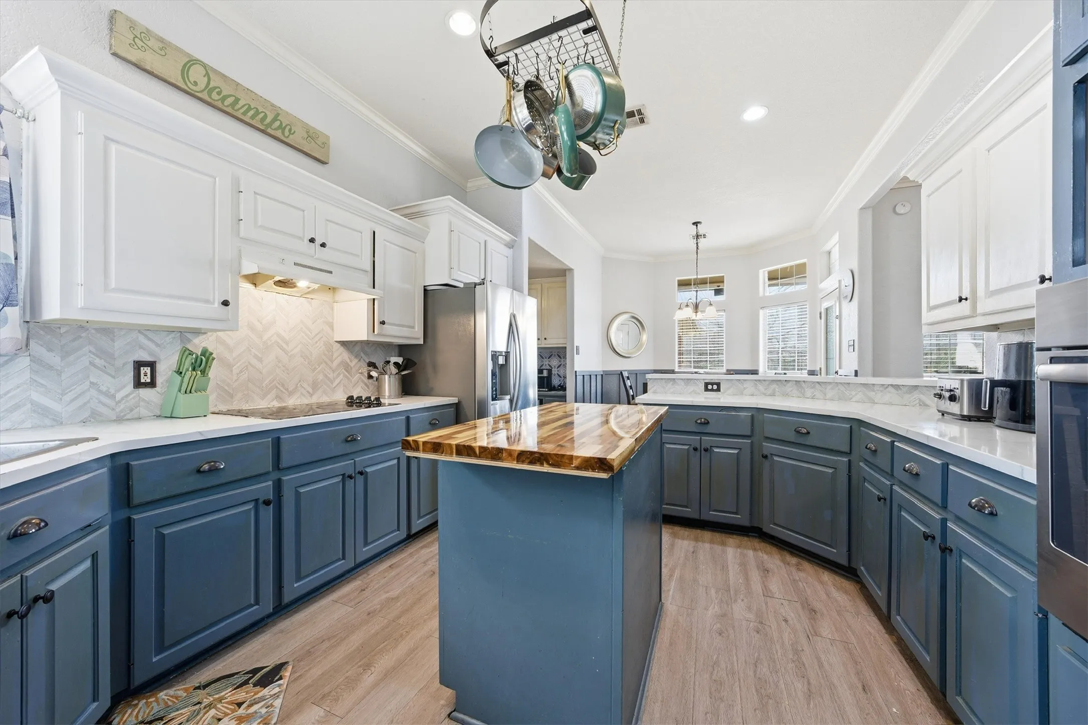 Single Family Residence For Sale in Mc Lennan County , 710 Gibraltar Lane, Lorena, Texas 76655, 6 Bedroom, 3 Bathroom, 2 Garage spaces, 2,398 Sqft, built in 1998, mls#21376365, Real Estate Agent in Lorena, Homes For Sale in Mc Lennan county, Homes For Sale in Lorena, Realtor in Lorena Texas, Real Estate Brokerage Independent Realty Texas, Luminita Cordes Realtor