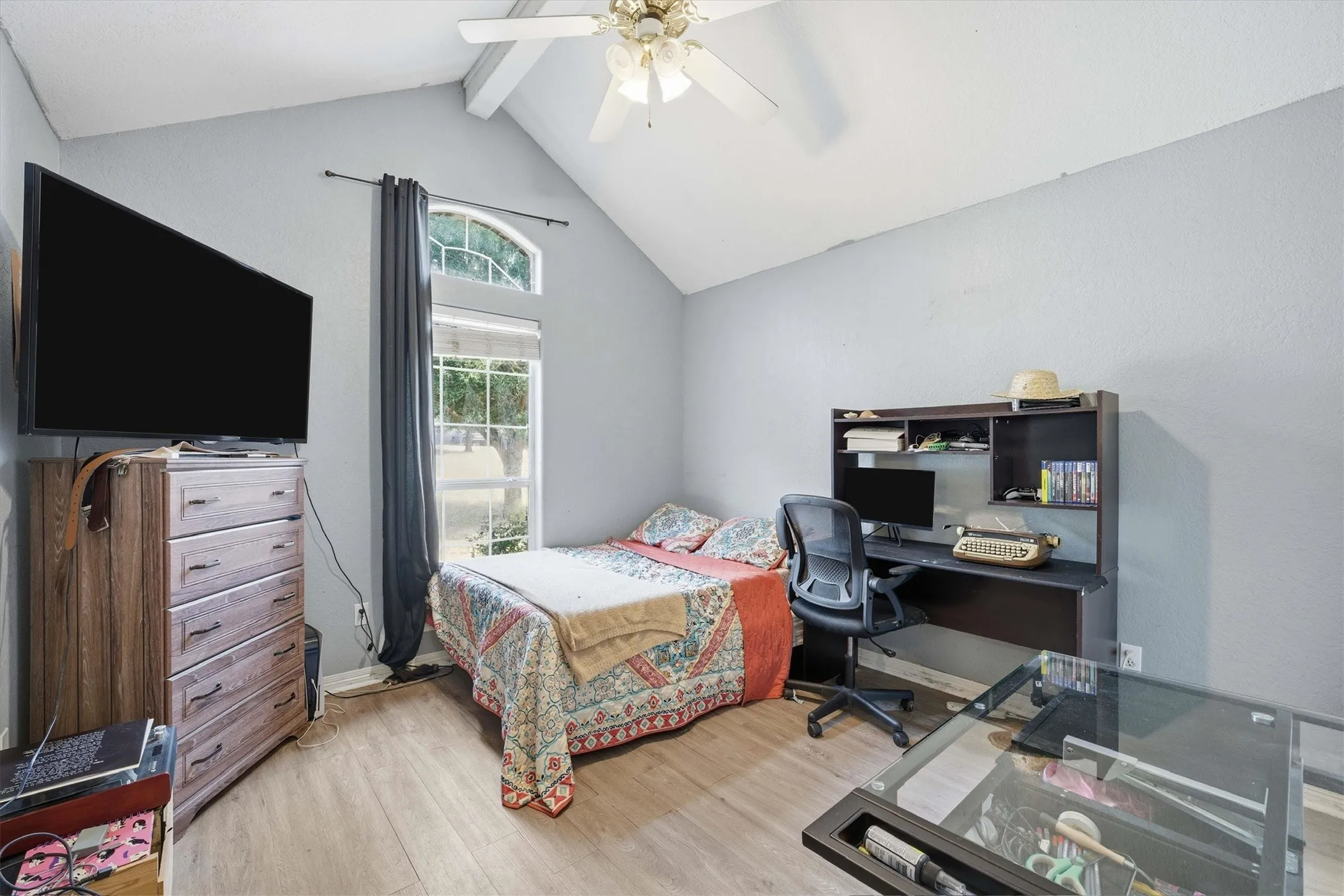 Single Family Residence For Sale in Mc Lennan County , 710 Gibraltar Lane, Lorena, Texas 76655, 6 Bedroom, 3 Bathroom, 2 Garage spaces, 2,398 Sqft, built in 1998, mls#21376365, Real Estate Agent in Lorena, Homes For Sale in Mc Lennan county, Homes For Sale in Lorena, Realtor in Lorena Texas, Real Estate Brokerage Independent Realty Texas, Luminita Cordes Realtor
