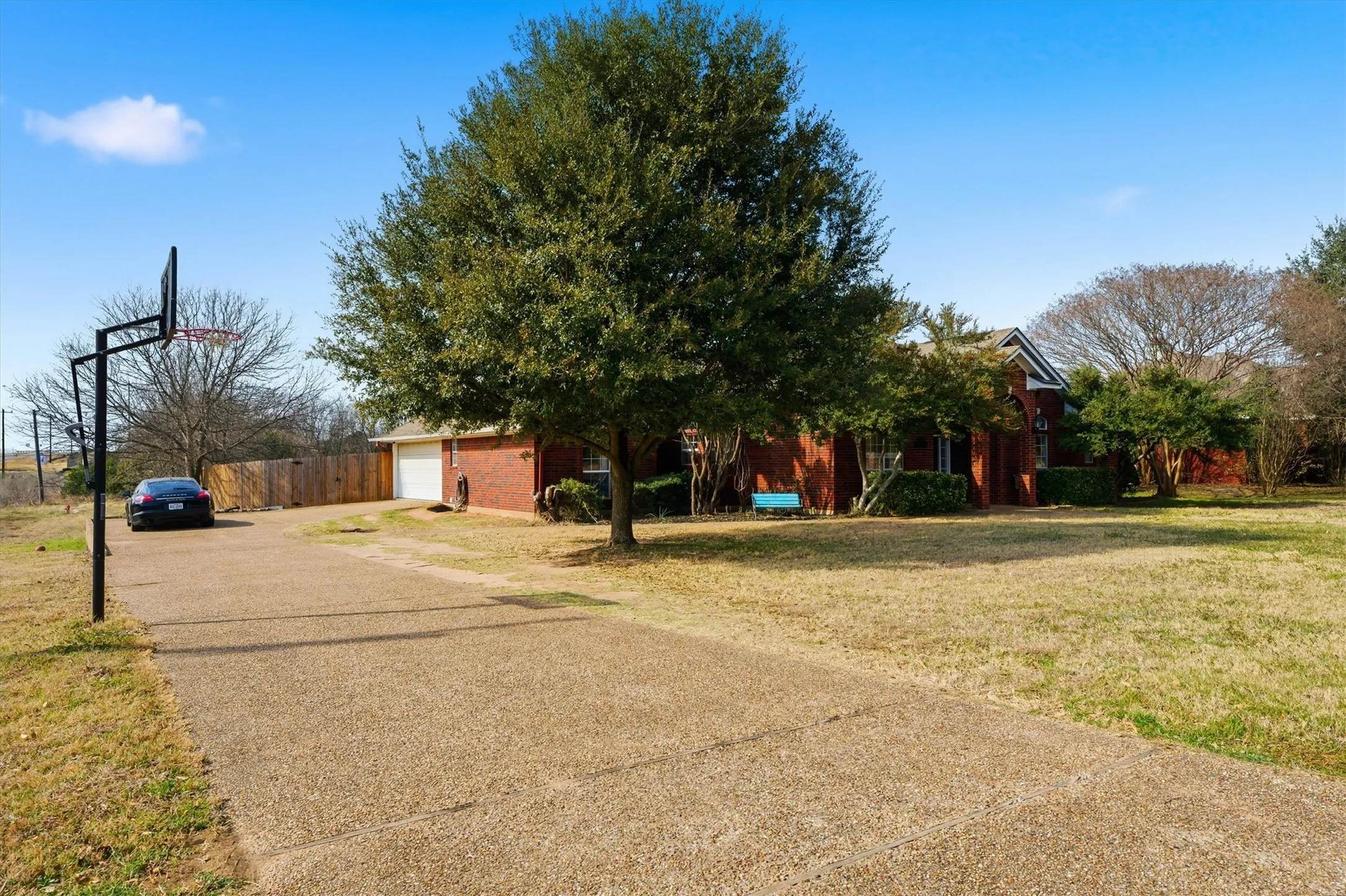 Single Family Residence For Sale in Mc Lennan County , 710 Gibraltar Lane, Lorena, Texas 76655, 6 Bedroom, 3 Bathroom, 2 Garage spaces, 2,398 Sqft, built in 1998, mls#21376365, Real Estate Agent in Lorena, Homes For Sale in Mc Lennan county, Homes For Sale in Lorena, Realtor in Lorena Texas, Real Estate Brokerage Independent Realty Texas, Luminita Cordes Realtor