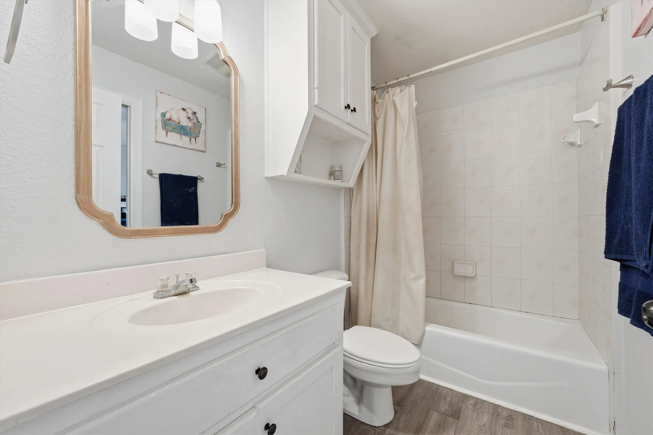 Single Family Residence For Sale in Mc Lennan County , 710 Gibraltar Lane, Lorena, Texas 76655, 6 Bedroom, 3 Bathroom, 2 Garage spaces, 2,398 Sqft, built in 1998, mls#21376365, Real Estate Agent in Lorena, Homes For Sale in Mc Lennan county, Homes For Sale in Lorena, Realtor in Lorena Texas, Real Estate Brokerage Independent Realty Texas, Luminita Cordes Realtor
