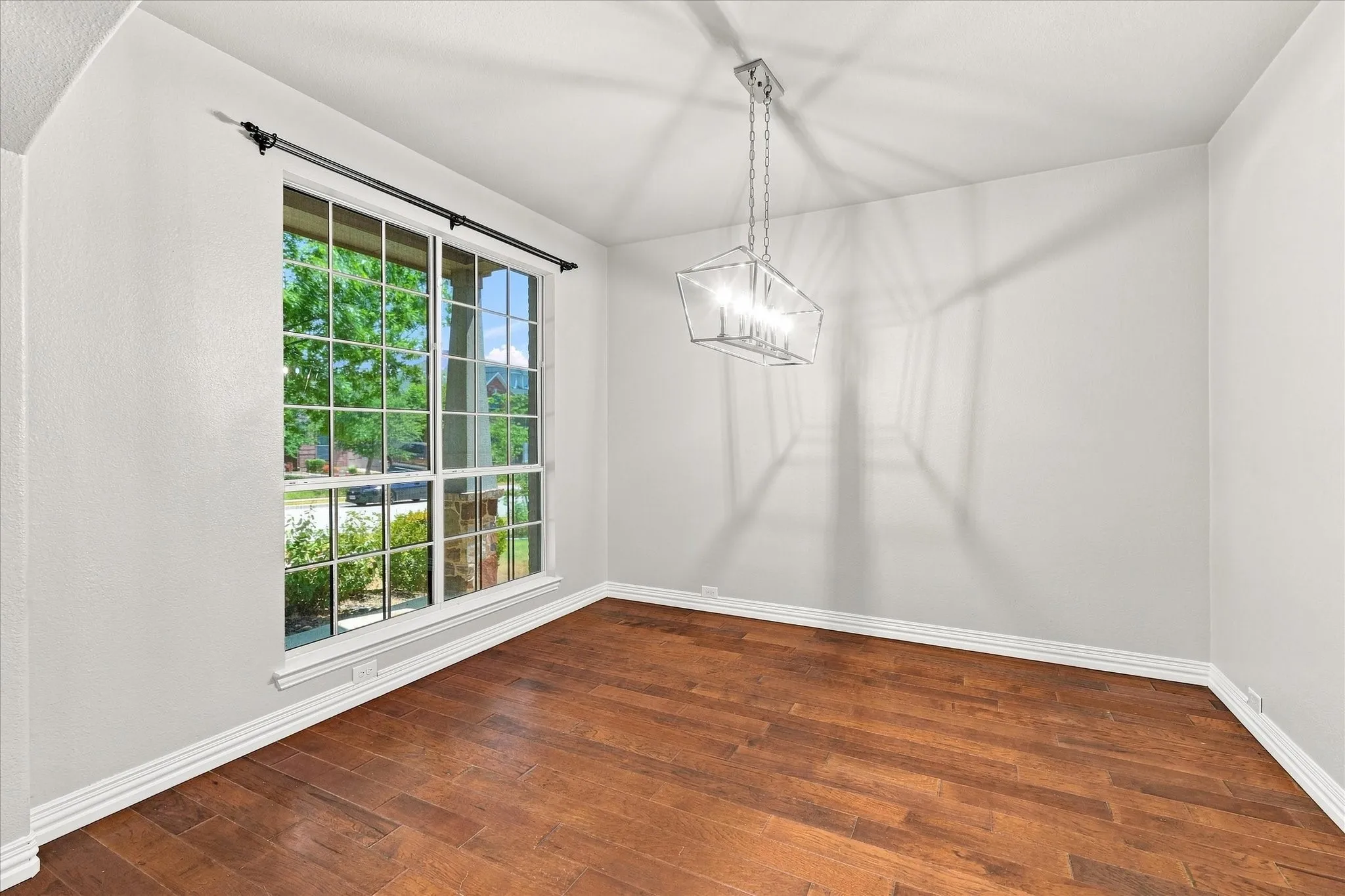 Single Family Residence For Sale in Denton County , 457 Bristol Street, Roanoke, Texas 76262, 4 Bedroom, 3 Bathroom, 2 Garage spaces, 3,371 Sqft, built in 2009, mls#21373950, Real Estate Agent in Roanoke, Homes For Sale in Denton county, Homes For Sale in Roanoke, Realtor in Roanoke Texas, Real Estate Brokerage Independent Realty Texas, Luminita Cordes Realtor