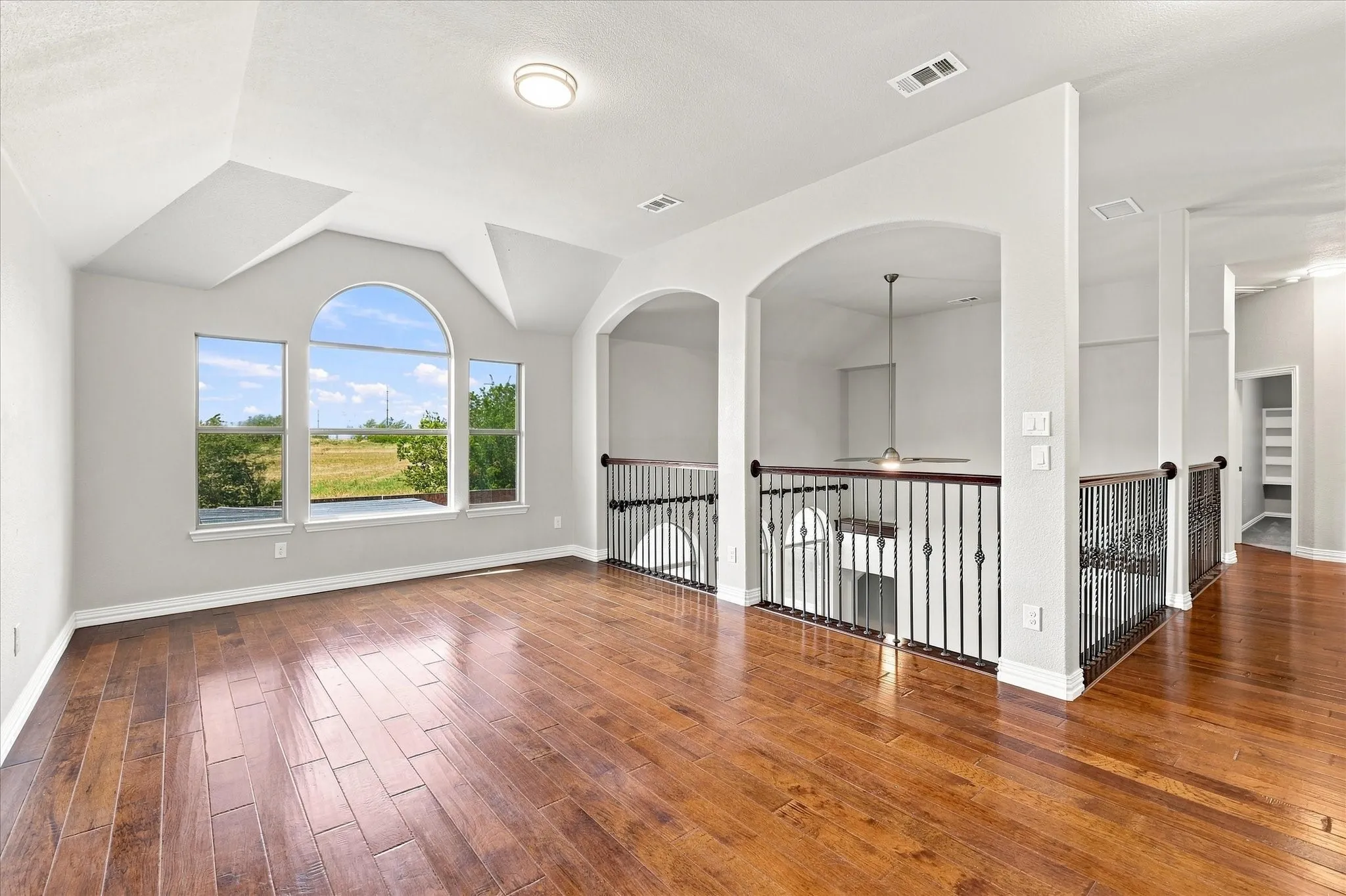 Single Family Residence For Sale in Denton County , 457 Bristol Street, Roanoke, Texas 76262, 4 Bedroom, 3 Bathroom, 2 Garage spaces, 3,371 Sqft, built in 2009, mls#21373950, Real Estate Agent in Roanoke, Homes For Sale in Denton county, Homes For Sale in Roanoke, Realtor in Roanoke Texas, Real Estate Brokerage Independent Realty Texas, Luminita Cordes Realtor
