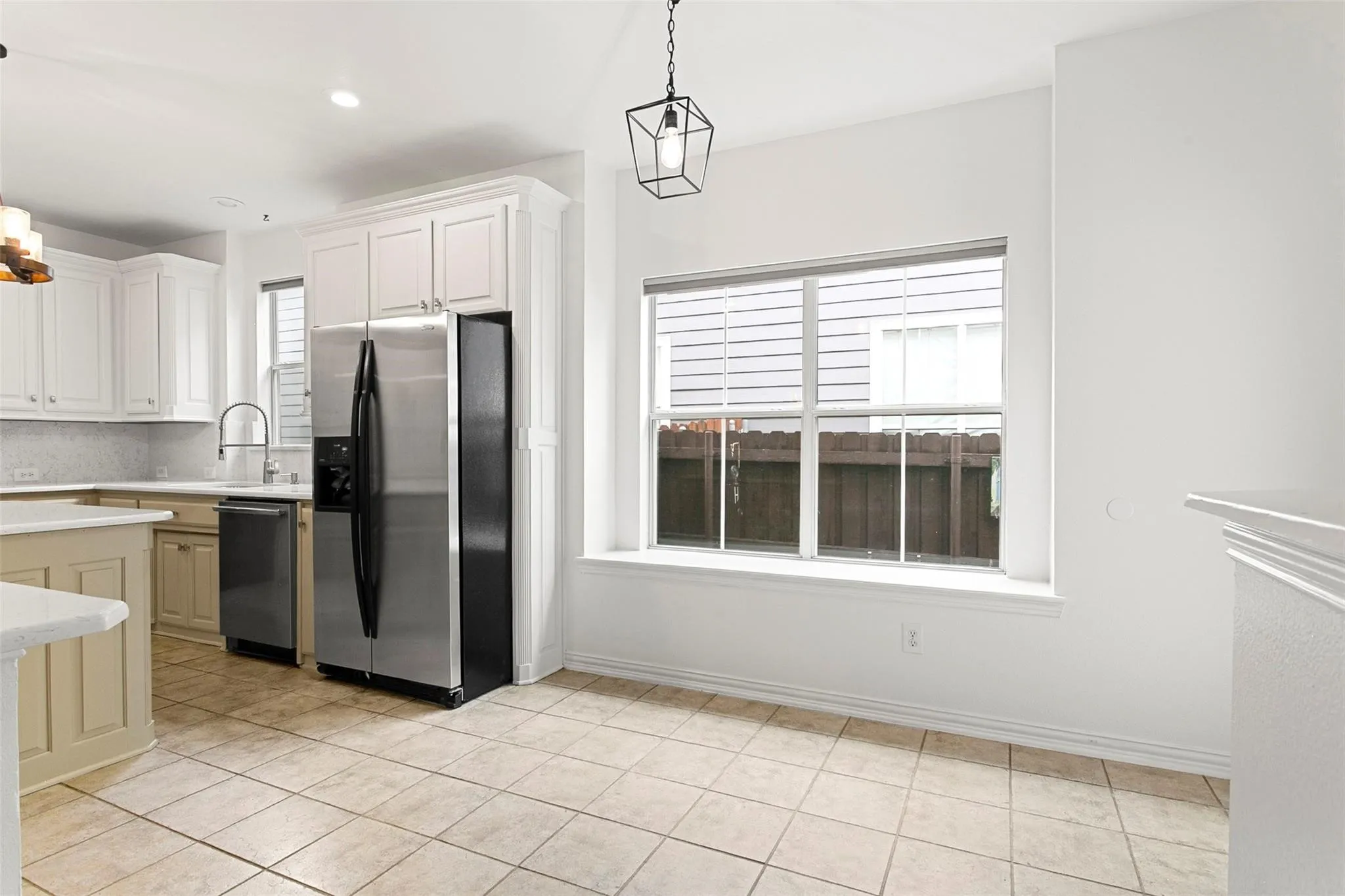 Single Family Residence For Sale in Tarrant County , 8516 Hudson Street, North Richland Hills, Texas 76180, 3 Bedroom, 3 Bathroom, 2 Garage spaces, 2,729 Sqft, built in 2003, mls#21370582, Real Estate Agent in North Richland Hills, Homes For Sale in Tarrant county, Homes For Sale in North Richland Hills, Realtor in North Richland Hills Texas, Real Estate Brokerage Independent Realty Texas, Luminita Cordes Realtor