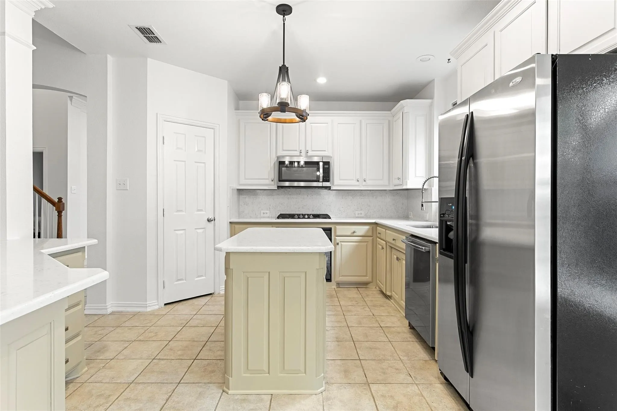 Single Family Residence For Sale in Tarrant County , 8516 Hudson Street, North Richland Hills, Texas 76180, 3 Bedroom, 3 Bathroom, 2 Garage spaces, 2,729 Sqft, built in 2003, mls#21370582, Real Estate Agent in North Richland Hills, Homes For Sale in Tarrant county, Homes For Sale in North Richland Hills, Realtor in North Richland Hills Texas, Real Estate Brokerage Independent Realty Texas, Luminita Cordes Realtor