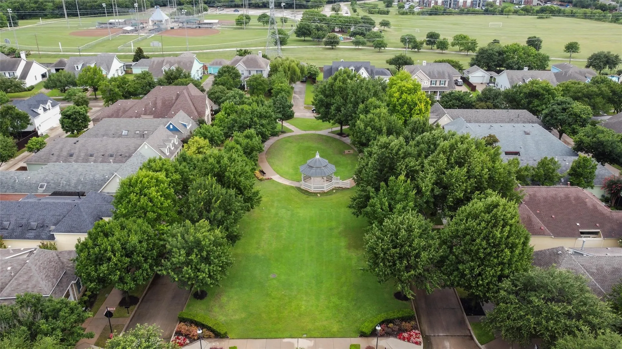 Single Family Residence For Sale in Tarrant County , 8516 Hudson Street, North Richland Hills, Texas 76180, 3 Bedroom, 3 Bathroom, 2 Garage spaces, 2,729 Sqft, built in 2003, mls#21370582, Real Estate Agent in North Richland Hills, Homes For Sale in Tarrant county, Homes For Sale in North Richland Hills, Realtor in North Richland Hills Texas, Real Estate Brokerage Independent Realty Texas, Luminita Cordes Realtor