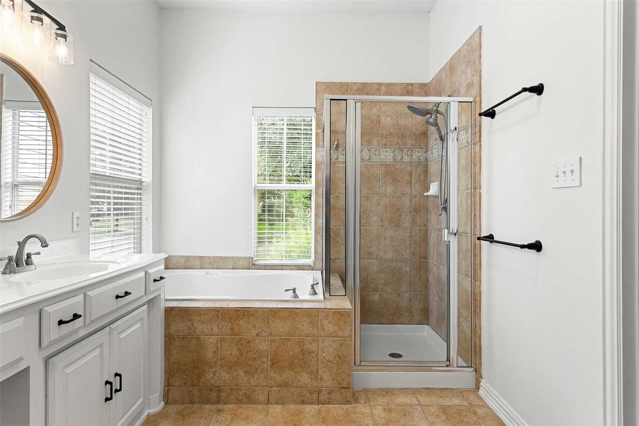 Single Family Residence For Sale in Tarrant County , 8516 Hudson Street, North Richland Hills, Texas 76180, 3 Bedroom, 3 Bathroom, 2 Garage spaces, 2,729 Sqft, built in 2003, mls#21370582, Real Estate Agent in North Richland Hills, Homes For Sale in Tarrant county, Homes For Sale in North Richland Hills, Realtor in North Richland Hills Texas, Real Estate Brokerage Independent Realty Texas, Luminita Cordes Realtor