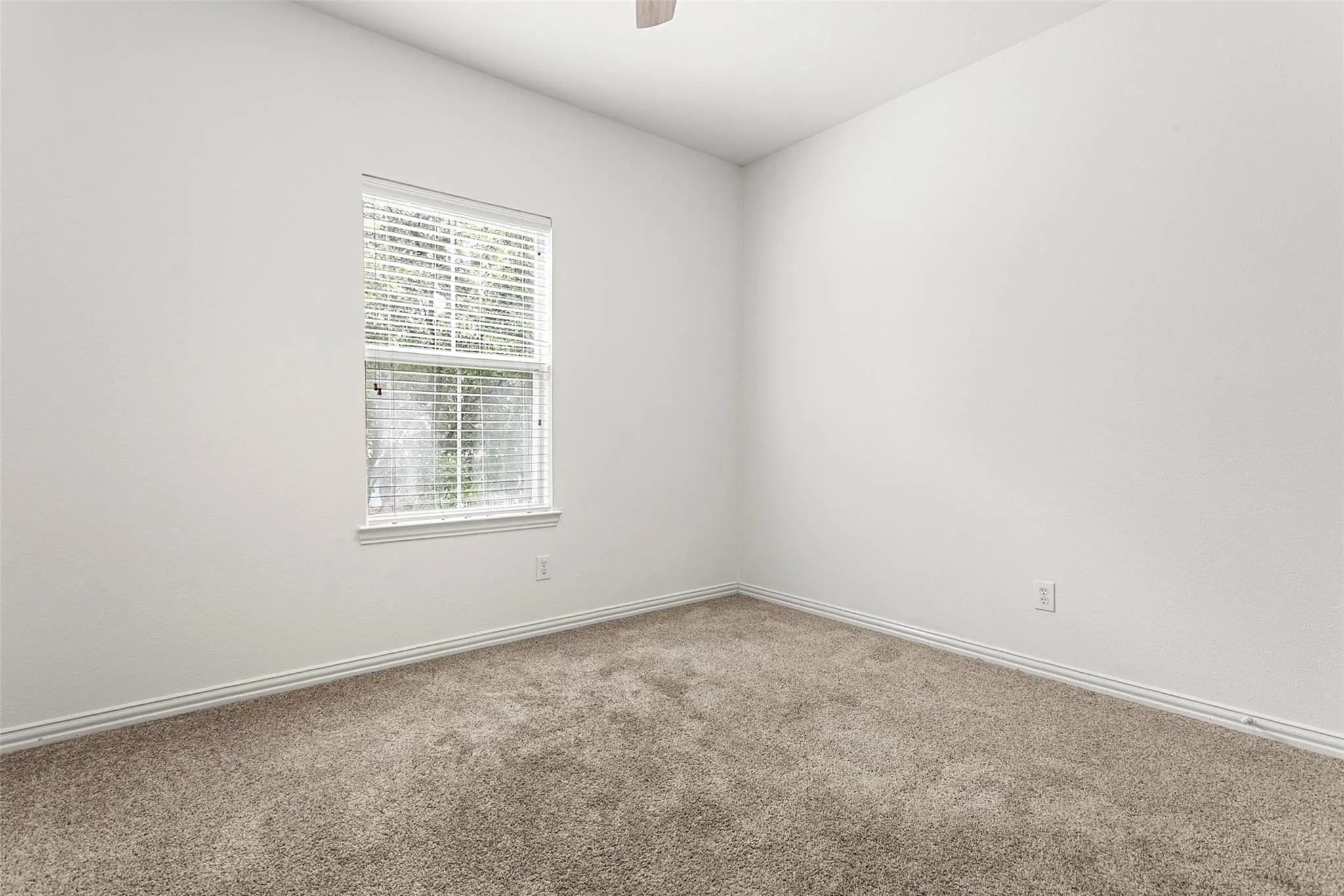 Single Family Residence For Sale in Tarrant County , 8516 Hudson Street, North Richland Hills, Texas 76180, 3 Bedroom, 3 Bathroom, 2 Garage spaces, 2,729 Sqft, built in 2003, mls#21370582, Real Estate Agent in North Richland Hills, Homes For Sale in Tarrant county, Homes For Sale in North Richland Hills, Realtor in North Richland Hills Texas, Real Estate Brokerage Independent Realty Texas, Luminita Cordes Realtor