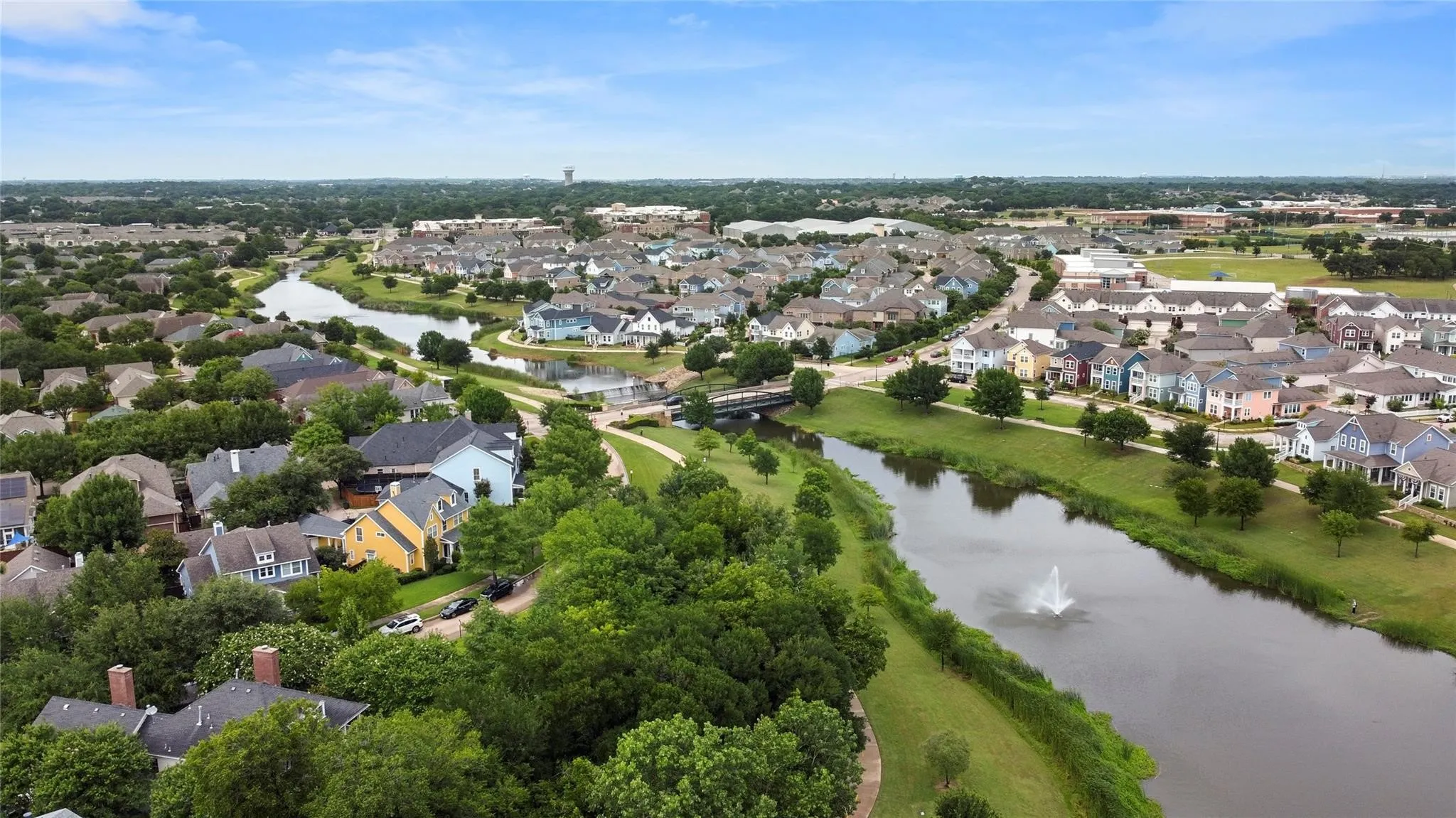 Single Family Residence For Sale in Tarrant County , 8516 Hudson Street, North Richland Hills, Texas 76180, 3 Bedroom, 3 Bathroom, 2 Garage spaces, 2,729 Sqft, built in 2003, mls#21370582, Real Estate Agent in North Richland Hills, Homes For Sale in Tarrant county, Homes For Sale in North Richland Hills, Realtor in North Richland Hills Texas, Real Estate Brokerage Independent Realty Texas, Luminita Cordes Realtor