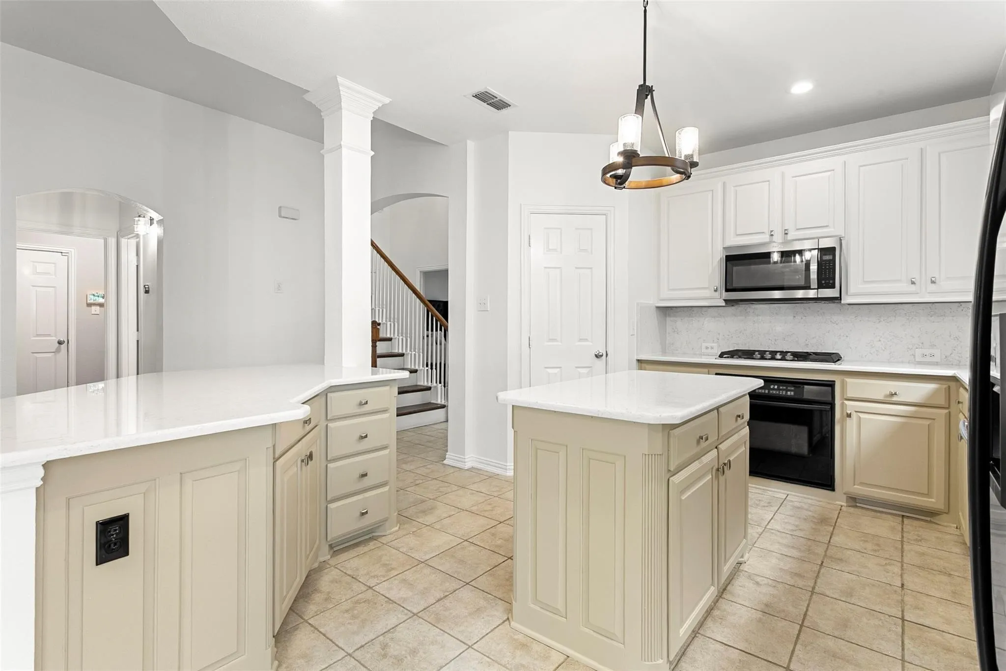 Single Family Residence For Sale in Tarrant County , 8516 Hudson Street, North Richland Hills, Texas 76180, 3 Bedroom, 3 Bathroom, 2 Garage spaces, 2,729 Sqft, built in 2003, mls#21370582, Real Estate Agent in North Richland Hills, Homes For Sale in Tarrant county, Homes For Sale in North Richland Hills, Realtor in North Richland Hills Texas, Real Estate Brokerage Independent Realty Texas, Luminita Cordes Realtor