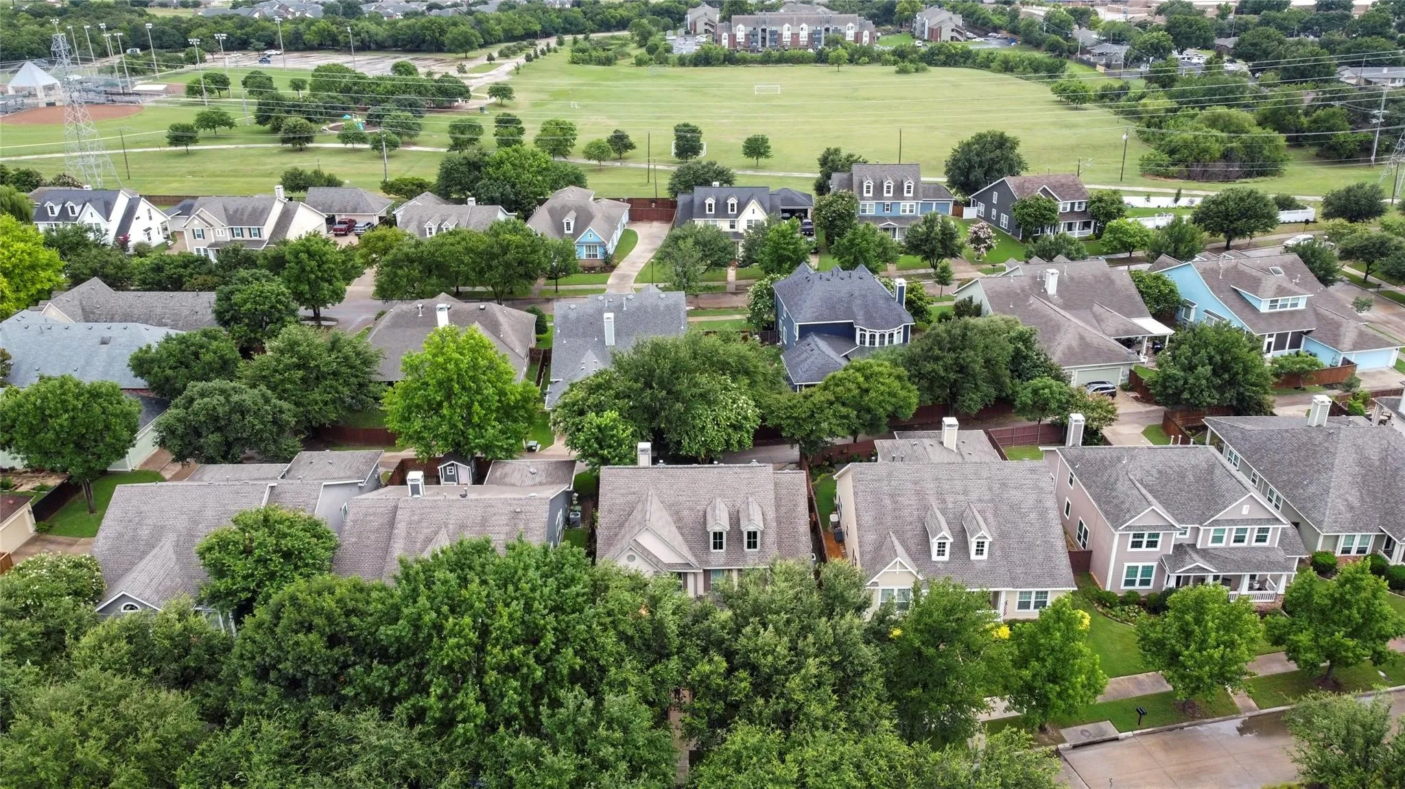 Single Family Residence For Sale in Tarrant County , 8516 Hudson Street, North Richland Hills, Texas 76180, 3 Bedroom, 3 Bathroom, 2 Garage spaces, 2,729 Sqft, built in 2003, mls#21370582, Real Estate Agent in North Richland Hills, Homes For Sale in Tarrant county, Homes For Sale in North Richland Hills, Realtor in North Richland Hills Texas, Real Estate Brokerage Independent Realty Texas, Luminita Cordes Realtor