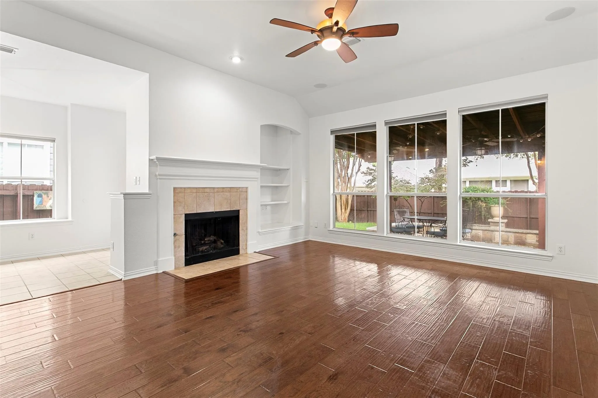 Single Family Residence For Sale in Tarrant County , 8516 Hudson Street, North Richland Hills, Texas 76180, 3 Bedroom, 3 Bathroom, 2 Garage spaces, 2,729 Sqft, built in 2003, mls#21370582, Real Estate Agent in North Richland Hills, Homes For Sale in Tarrant county, Homes For Sale in North Richland Hills, Realtor in North Richland Hills Texas, Real Estate Brokerage Independent Realty Texas, Luminita Cordes Realtor