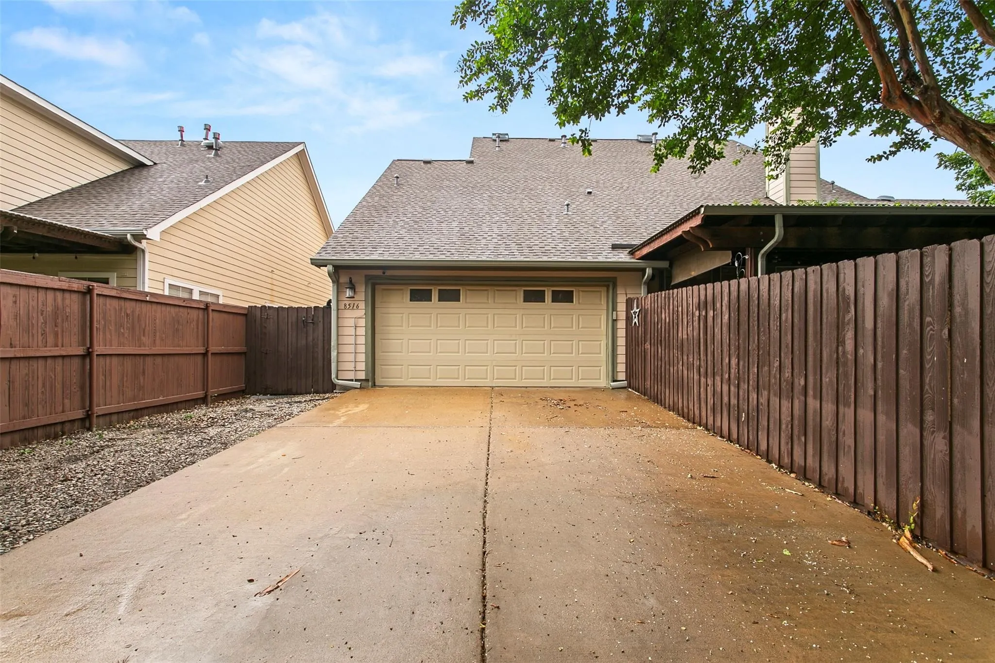 Single Family Residence For Sale in Tarrant County , 8516 Hudson Street, North Richland Hills, Texas 76180, 3 Bedroom, 3 Bathroom, 2 Garage spaces, 2,729 Sqft, built in 2003, mls#21370582, Real Estate Agent in North Richland Hills, Homes For Sale in Tarrant county, Homes For Sale in North Richland Hills, Realtor in North Richland Hills Texas, Real Estate Brokerage Independent Realty Texas, Luminita Cordes Realtor