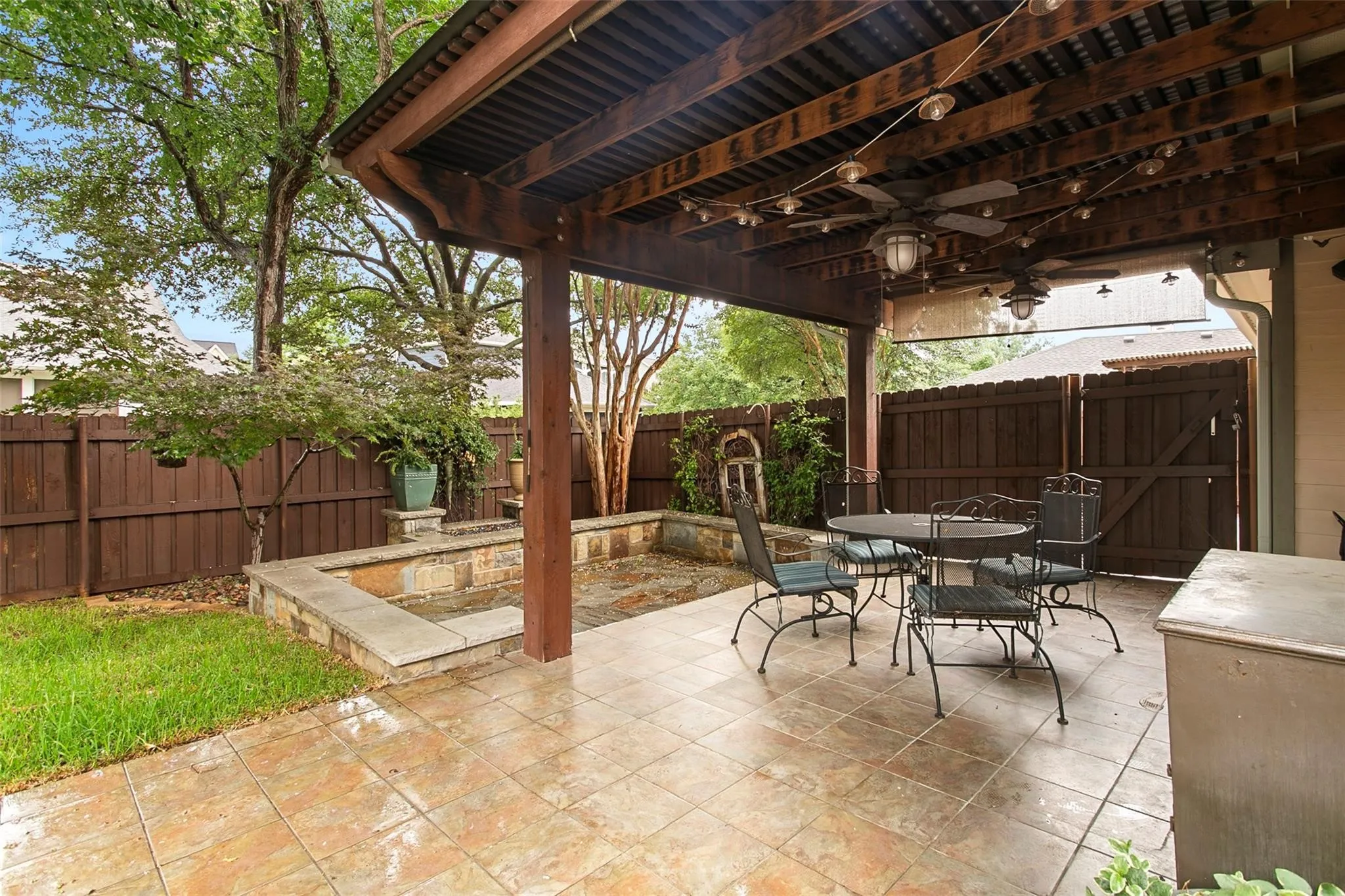 Single Family Residence For Sale in Tarrant County , 8516 Hudson Street, North Richland Hills, Texas 76180, 3 Bedroom, 3 Bathroom, 2 Garage spaces, 2,729 Sqft, built in 2003, mls#21370582, Real Estate Agent in North Richland Hills, Homes For Sale in Tarrant county, Homes For Sale in North Richland Hills, Realtor in North Richland Hills Texas, Real Estate Brokerage Independent Realty Texas, Luminita Cordes Realtor