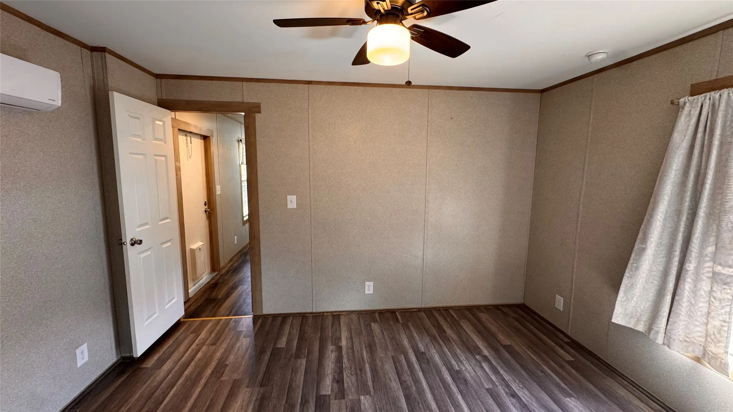 Mobile Home For Sale in Hood County , 2804 Cedarhill Street, Granbury, Texas 76048, 3 Bedroom, 2 Bathroom, Garage spaces, 924 Sqft, built in 2020, mls#21376372, Real Estate Agent in Granbury, Homes For Sale in Hood county, Homes For Sale in Granbury, Realtor in Granbury Texas, Real Estate Brokerage Independent Realty Texas, Luminita Cordes Realtor