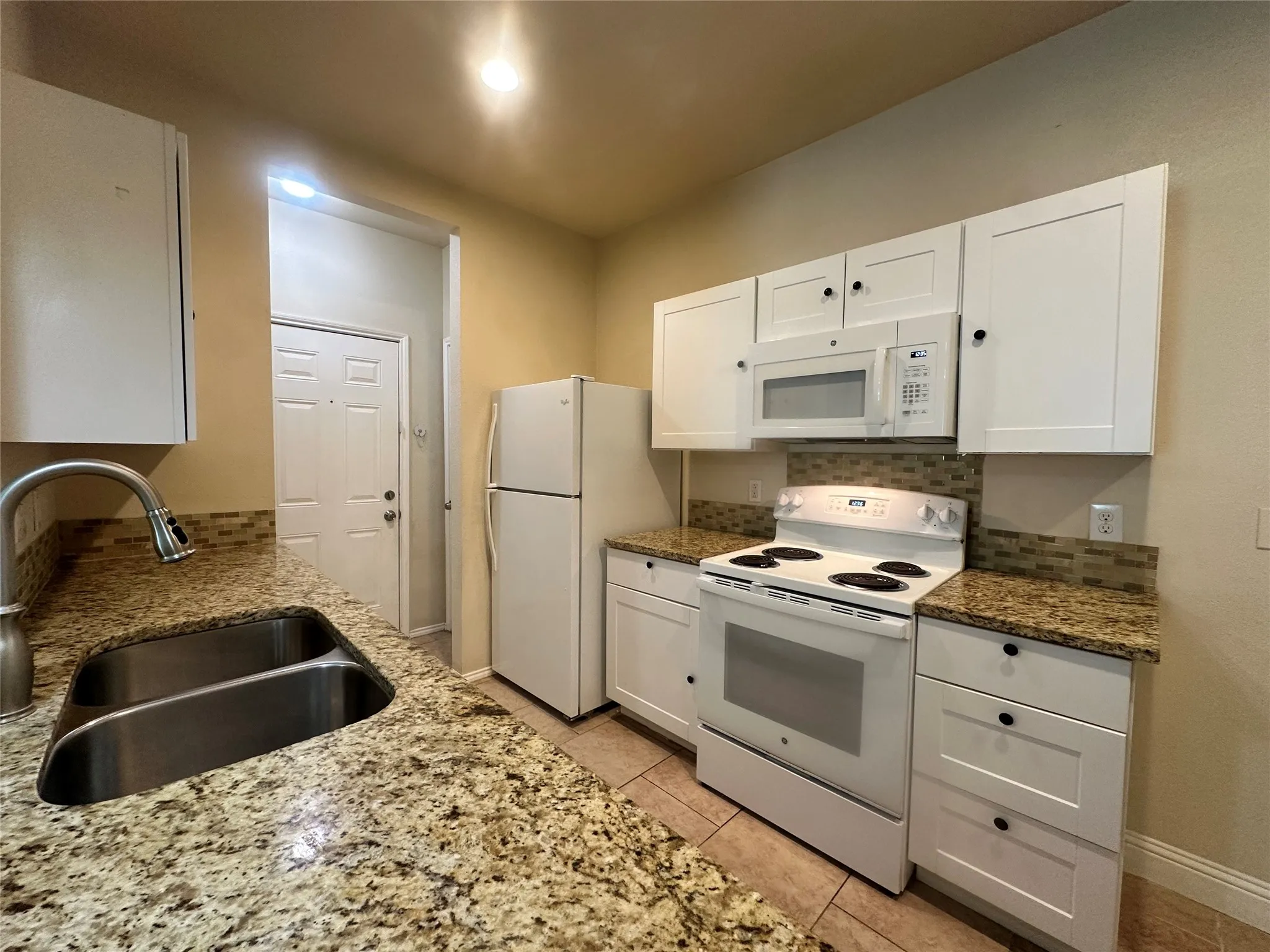 Duplex For Rent in Tarrant County , 7407 Novella Drive, Fort Worth, Texas 76134, 3 Bedroom, 2 Bathroom, 1 Garage spaces, 1,055 Sqft, built in 2018, mls#21376375, Real Estate Agent in Fort Worth, Homes For Rent in Tarrant county, Homes For Rent in Fort Worth, Realtor in Fort Worth Texas, Real Estate Brokerage Independent Realty Texas, Luminita Cordes Realtor