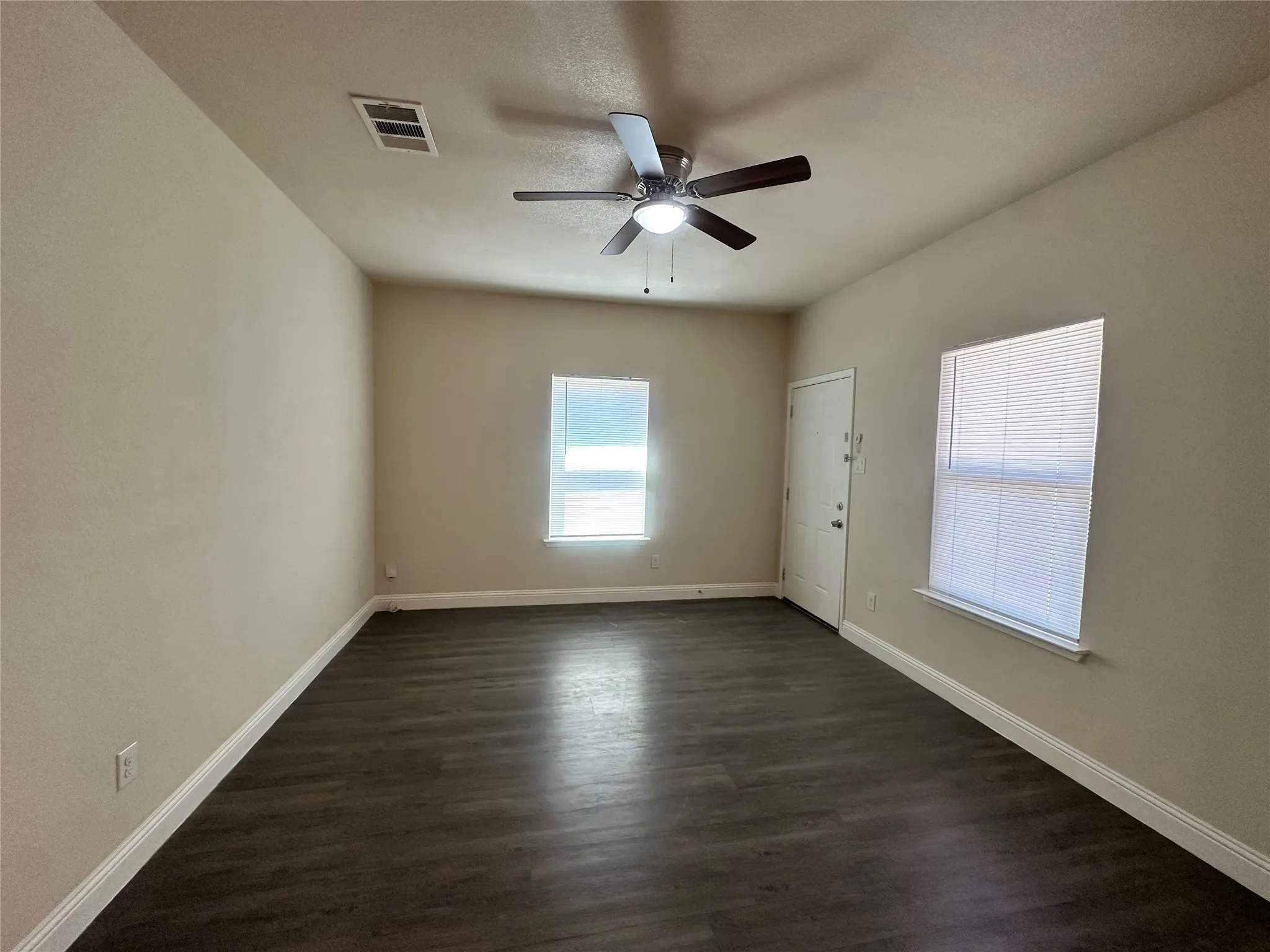 Duplex For Rent in Tarrant County , 7407 Novella Drive, Fort Worth, Texas 76134, 3 Bedroom, 2 Bathroom, 1 Garage spaces, 1,055 Sqft, built in 2018, mls#21376375, Real Estate Agent in Fort Worth, Homes For Rent in Tarrant county, Homes For Rent in Fort Worth, Realtor in Fort Worth Texas, Real Estate Brokerage Independent Realty Texas, Luminita Cordes Realtor