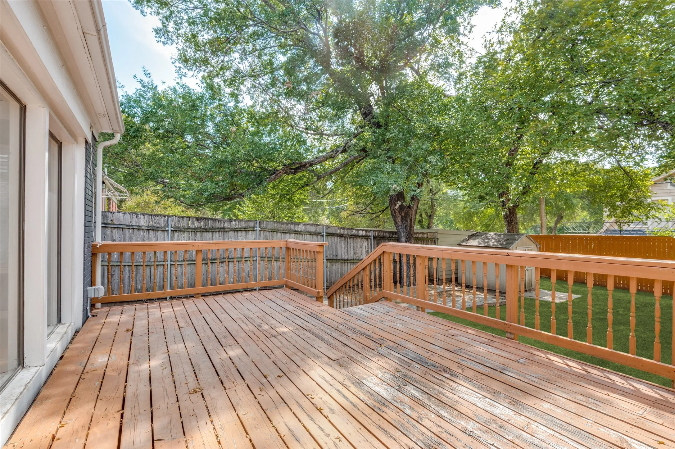 Single Family Residence For Rent in Dallas County , 219 S Briscoe Boulevard, Dallas, Texas 75211, 3 Bedroom, 1 Bathroom, Garage spaces, 1,324 Sqft, built in 1927, mls#21374366, Real Estate Agent in Dallas, Homes For Rent in Dallas county, Homes For Rent in Dallas, Realtor in Dallas Texas, Real Estate Brokerage Independent Realty Texas, Luminita Cordes Realtor