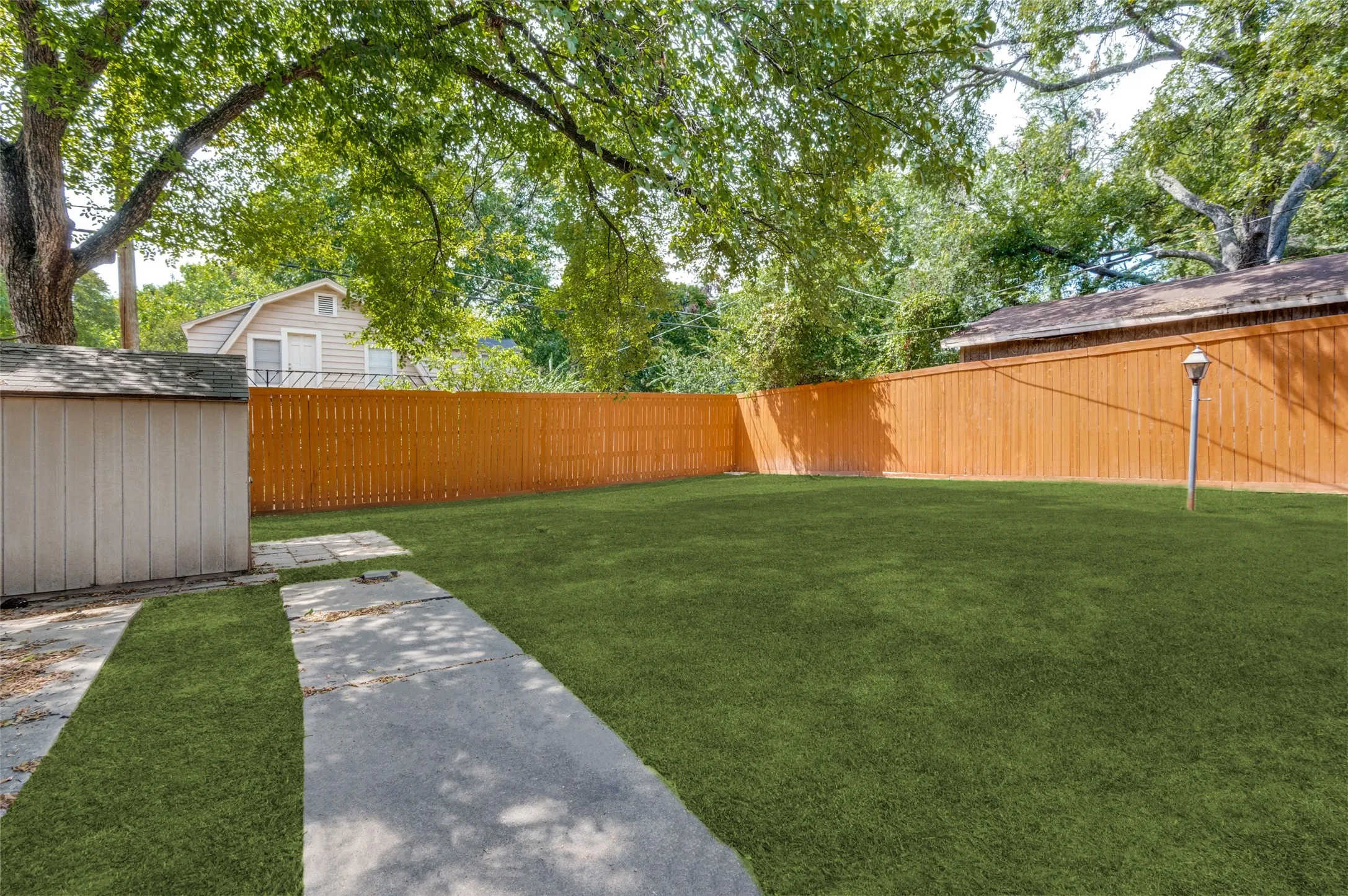 Single Family Residence For Rent in Dallas County , 219 S Briscoe Boulevard, Dallas, Texas 75211, 3 Bedroom, 1 Bathroom, Garage spaces, 1,324 Sqft, built in 1927, mls#21374366, Real Estate Agent in Dallas, Homes For Rent in Dallas county, Homes For Rent in Dallas, Realtor in Dallas Texas, Real Estate Brokerage Independent Realty Texas, Luminita Cordes Realtor
