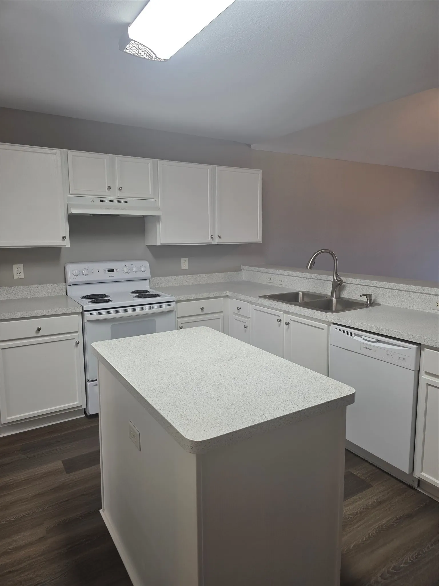 Single Family Residence For Rent in Collin County , 704 Linden Avenue, Wylie, Texas 75098, 3 Bedroom, 2 Bathroom, 2 Garage spaces, 1,385 Sqft, built in 2003, mls#21376380, Real Estate Agent in Wylie, Homes For Rent in Collin county, Homes For Rent in Wylie, Realtor in Wylie Texas, Real Estate Brokerage Independent Realty Texas, Luminita Cordes Realtor