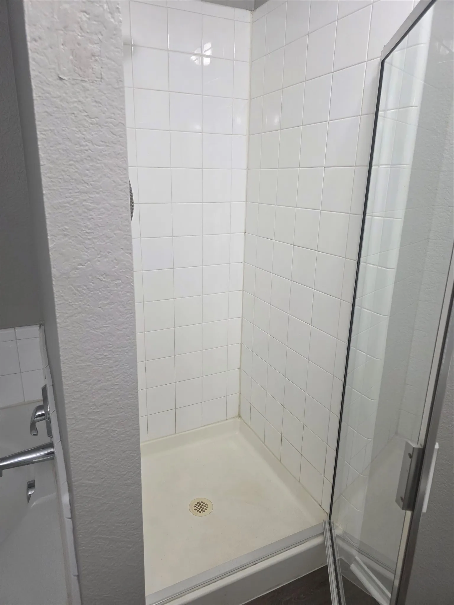 Single Family Residence For Rent in Collin County , 704 Linden Avenue, Wylie, Texas 75098, 3 Bedroom, 2 Bathroom, 2 Garage spaces, 1,385 Sqft, built in 2003, mls#21376380, Real Estate Agent in Wylie, Homes For Rent in Collin county, Homes For Rent in Wylie, Realtor in Wylie Texas, Real Estate Brokerage Independent Realty Texas, Luminita Cordes Realtor