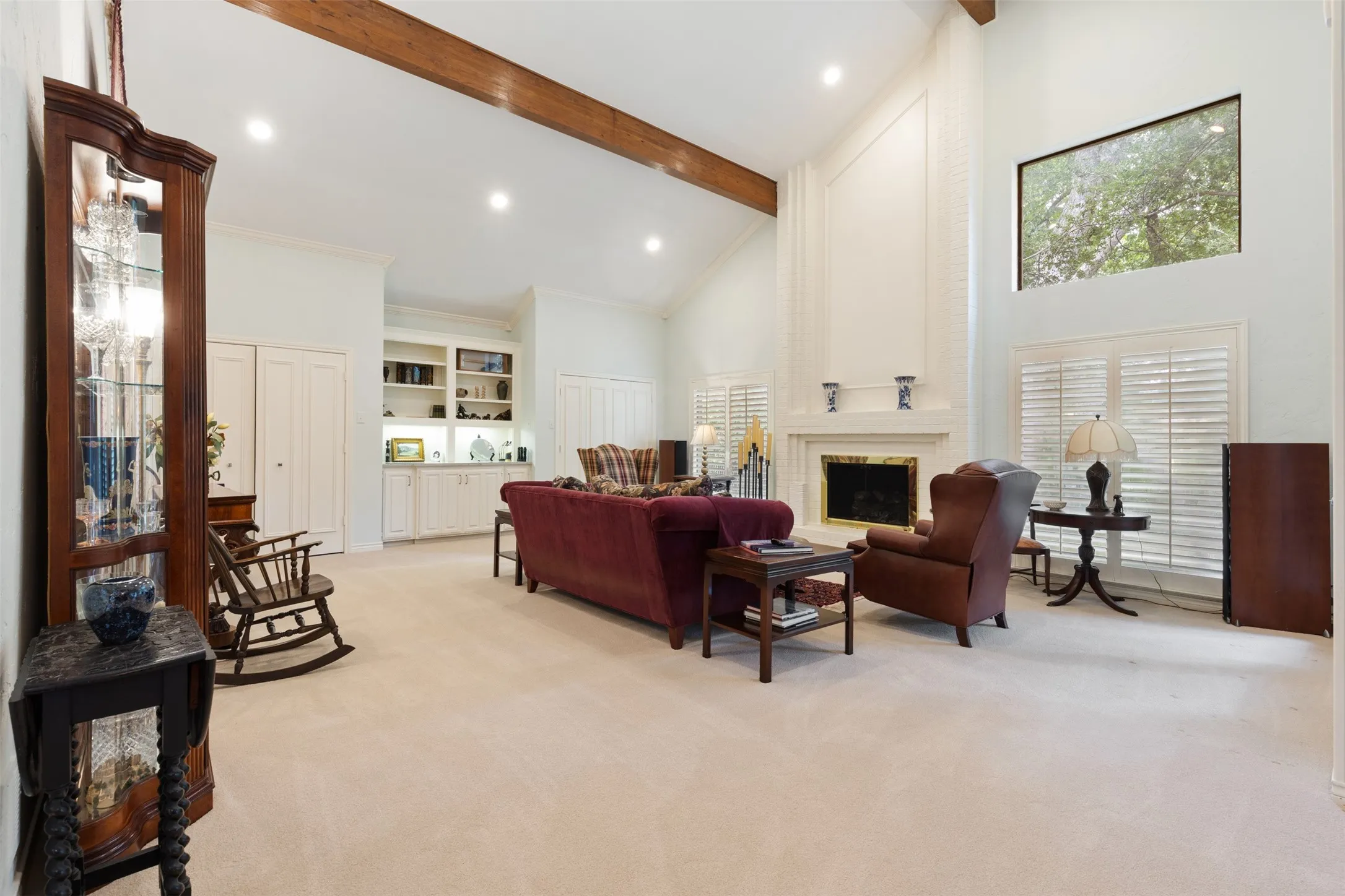 Single Family Residence For Sale in Collin County , 6822 Blue Mesa Drive, Dallas, Texas 75252, 6 Bedroom, 5 Bathroom, 2 Garage spaces, 4,629 Sqft, built in 1981, mls#21373749, Real Estate Agent in Dallas, Homes For Sale in Collin county, Homes For Sale in Dallas, Realtor in Dallas Texas, Real Estate Brokerage Independent Realty Texas, Luminita Cordes Realtor