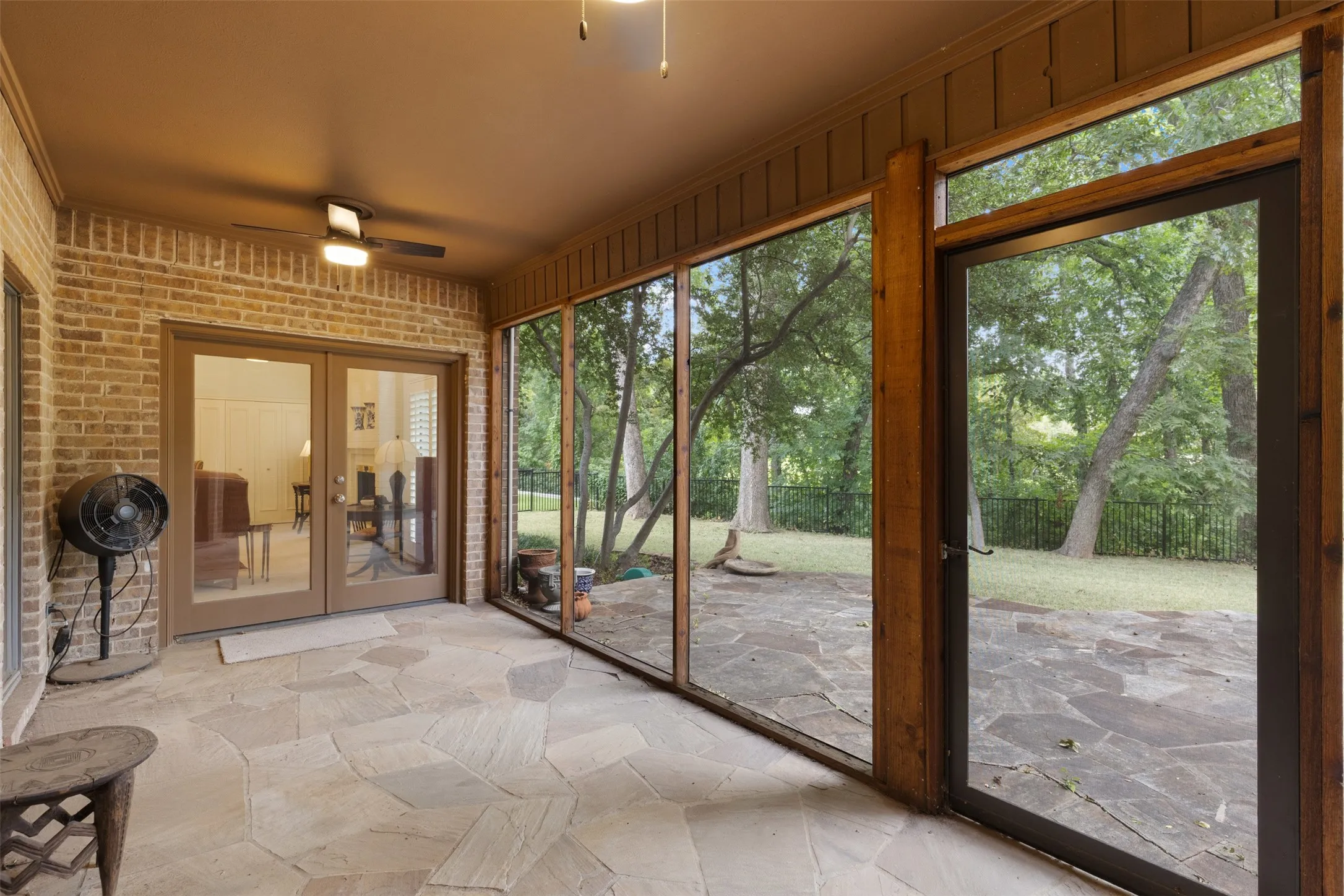 Single Family Residence For Sale in Collin County , 6822 Blue Mesa Drive, Dallas, Texas 75252, 6 Bedroom, 5 Bathroom, 2 Garage spaces, 4,629 Sqft, built in 1981, mls#21373749, Real Estate Agent in Dallas, Homes For Sale in Collin county, Homes For Sale in Dallas, Realtor in Dallas Texas, Real Estate Brokerage Independent Realty Texas, Luminita Cordes Realtor