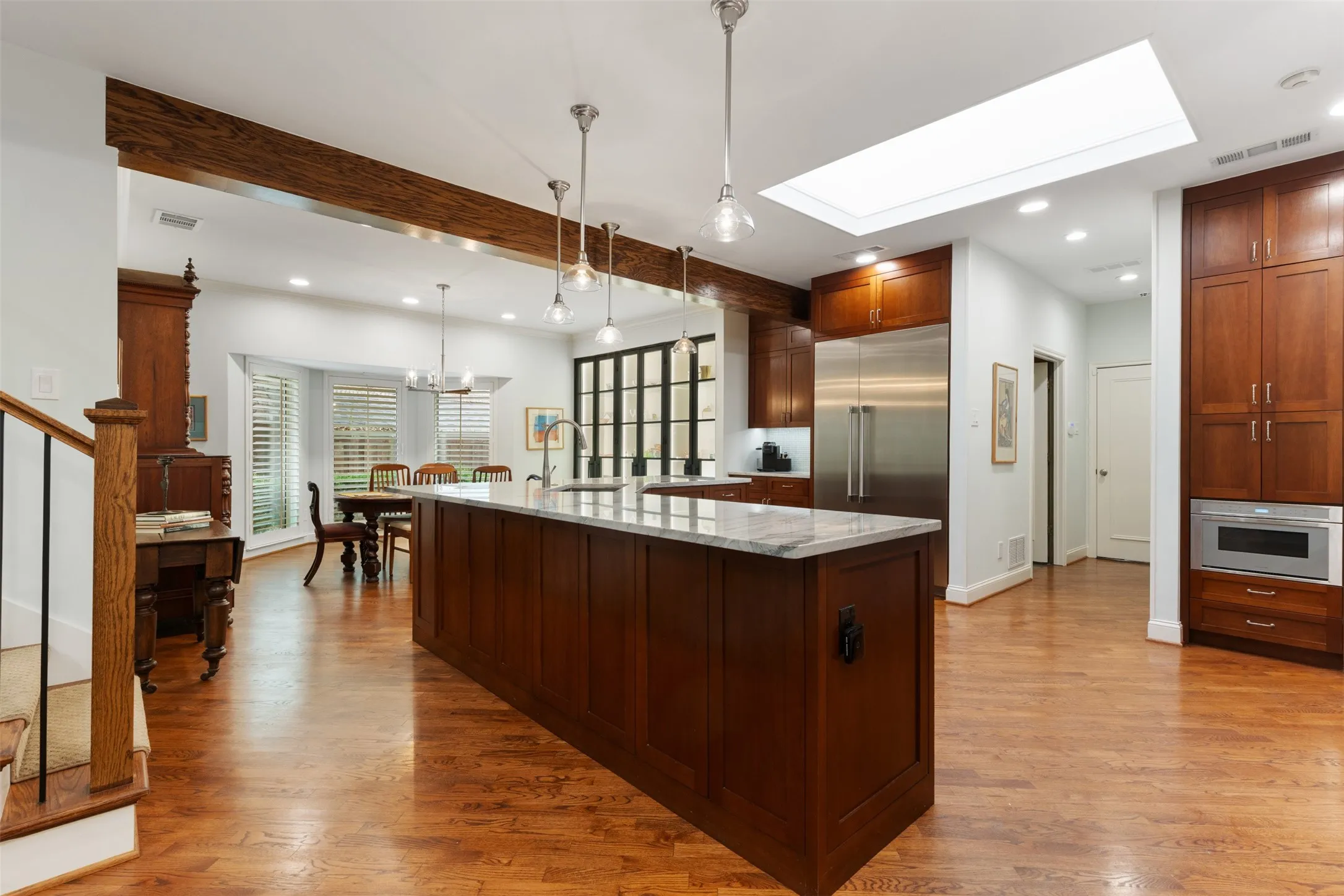 Single Family Residence For Sale in Collin County , 6822 Blue Mesa Drive, Dallas, Texas 75252, 6 Bedroom, 5 Bathroom, 2 Garage spaces, 4,629 Sqft, built in 1981, mls#21373749, Real Estate Agent in Dallas, Homes For Sale in Collin county, Homes For Sale in Dallas, Realtor in Dallas Texas, Real Estate Brokerage Independent Realty Texas, Luminita Cordes Realtor