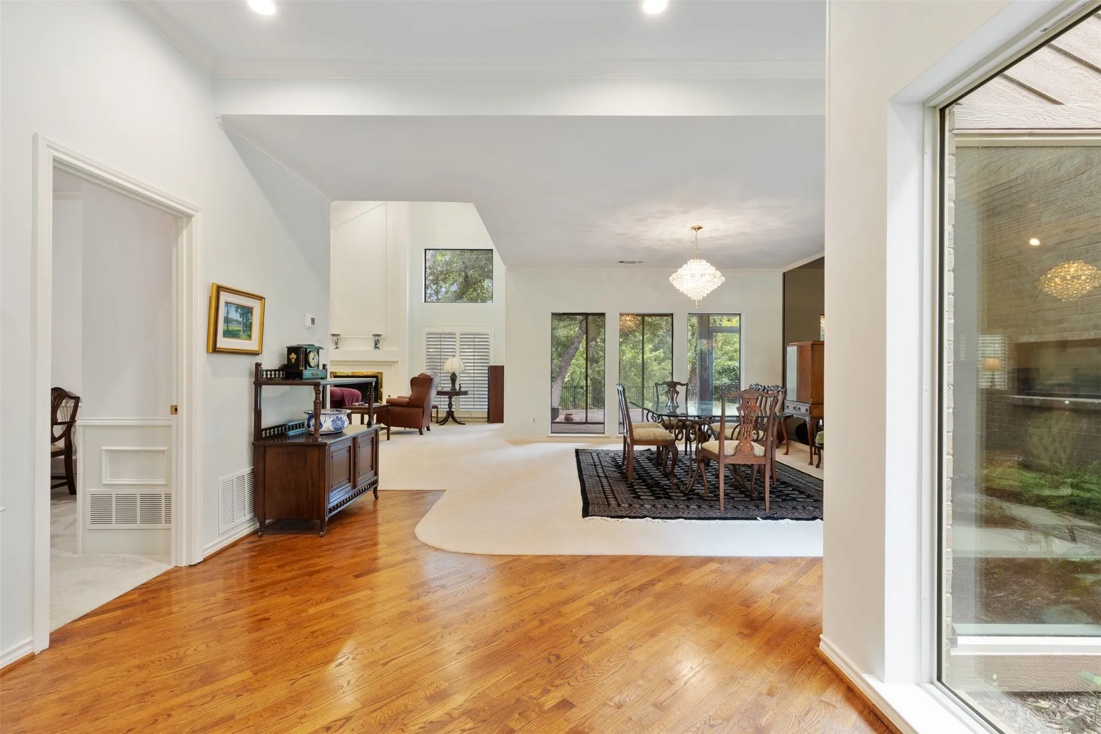 Single Family Residence For Sale in Collin County , 6822 Blue Mesa Drive, Dallas, Texas 75252, 6 Bedroom, 5 Bathroom, 2 Garage spaces, 4,629 Sqft, built in 1981, mls#21373749, Real Estate Agent in Dallas, Homes For Sale in Collin county, Homes For Sale in Dallas, Realtor in Dallas Texas, Real Estate Brokerage Independent Realty Texas, Luminita Cordes Realtor