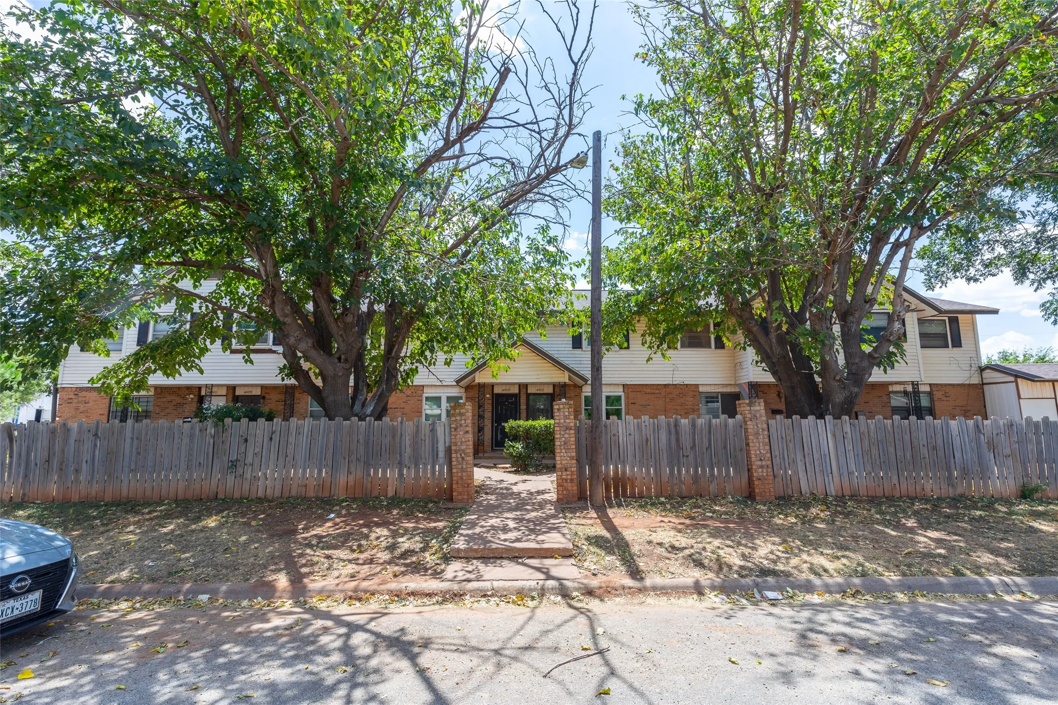 Condominium For Sale in Taylor County , 4501 N 2nd Street, Abilene, Texas 79603, 3 Bedroom, 2 Bathroom, Garage spaces, 1,280 Sqft, built in 1964, mls#21373849, Real Estate Agent in Abilene, Homes For Sale in Taylor county, Homes For Sale in Abilene, Realtor in Abilene Texas, Real Estate Brokerage Independent Realty Texas, Luminita Cordes Realtor