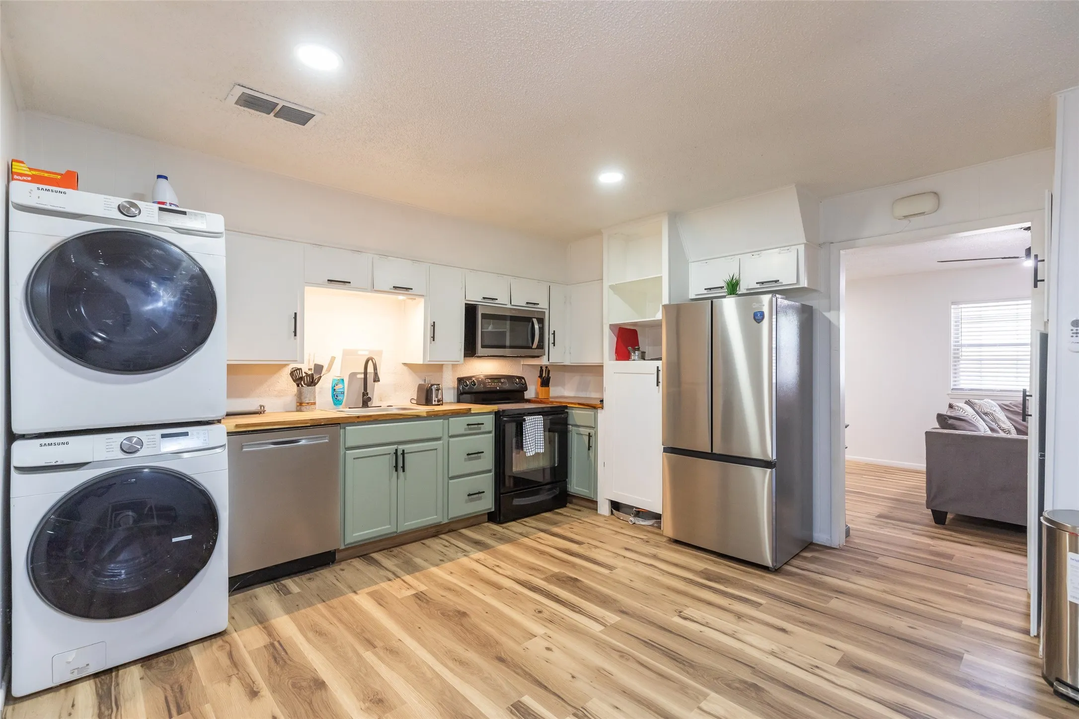 Condominium For Sale in Taylor County , 4501 N 2nd Street, Abilene, Texas 79603, 3 Bedroom, 2 Bathroom, Garage spaces, 1,280 Sqft, built in 1964, mls#21373849, Real Estate Agent in Abilene, Homes For Sale in Taylor county, Homes For Sale in Abilene, Realtor in Abilene Texas, Real Estate Brokerage Independent Realty Texas, Luminita Cordes Realtor