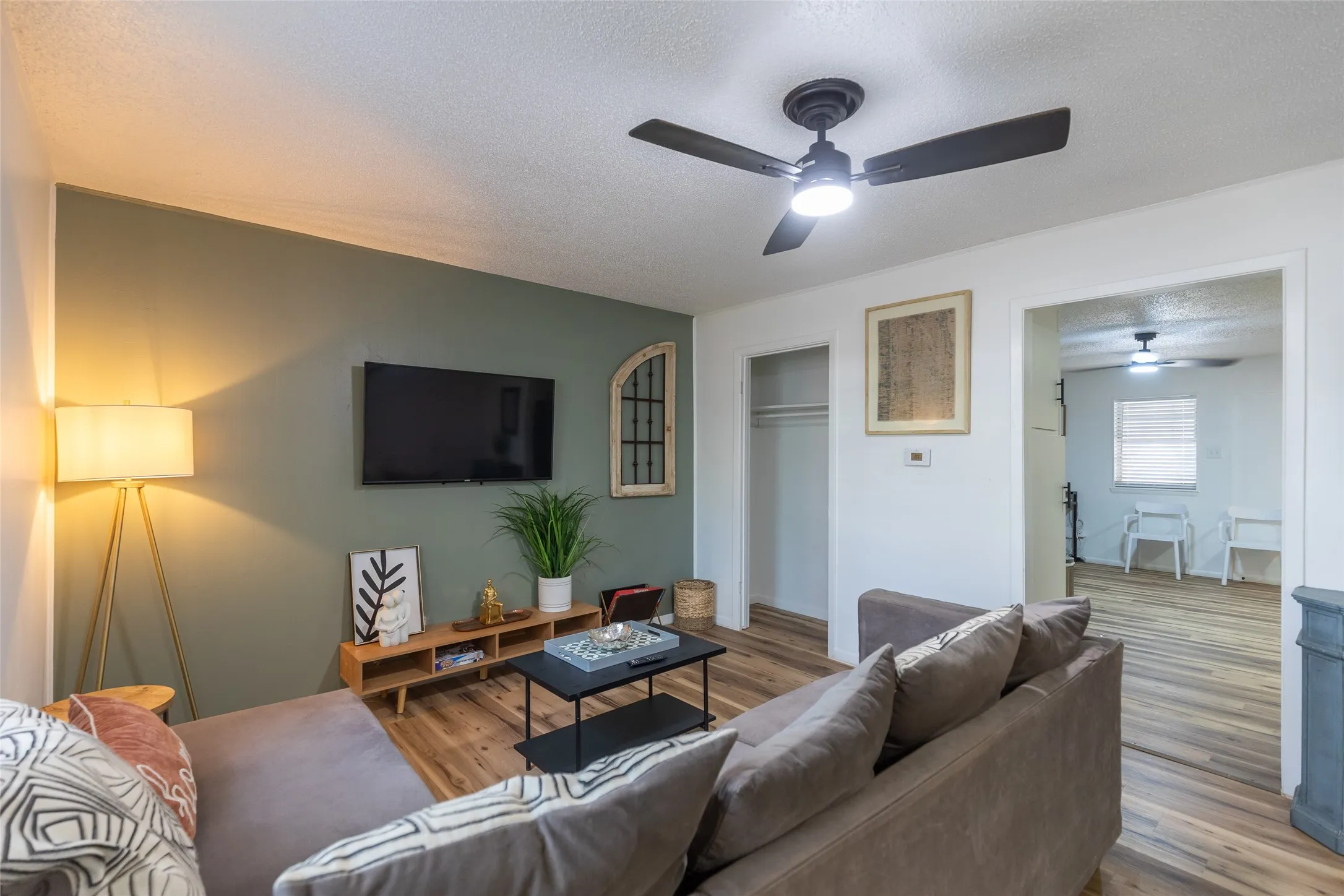 Condominium For Sale in Taylor County , 4501 N 2nd Street, Abilene, Texas 79603, 3 Bedroom, 2 Bathroom, Garage spaces, 1,280 Sqft, built in 1964, mls#21373849, Real Estate Agent in Abilene, Homes For Sale in Taylor county, Homes For Sale in Abilene, Realtor in Abilene Texas, Real Estate Brokerage Independent Realty Texas, Luminita Cordes Realtor